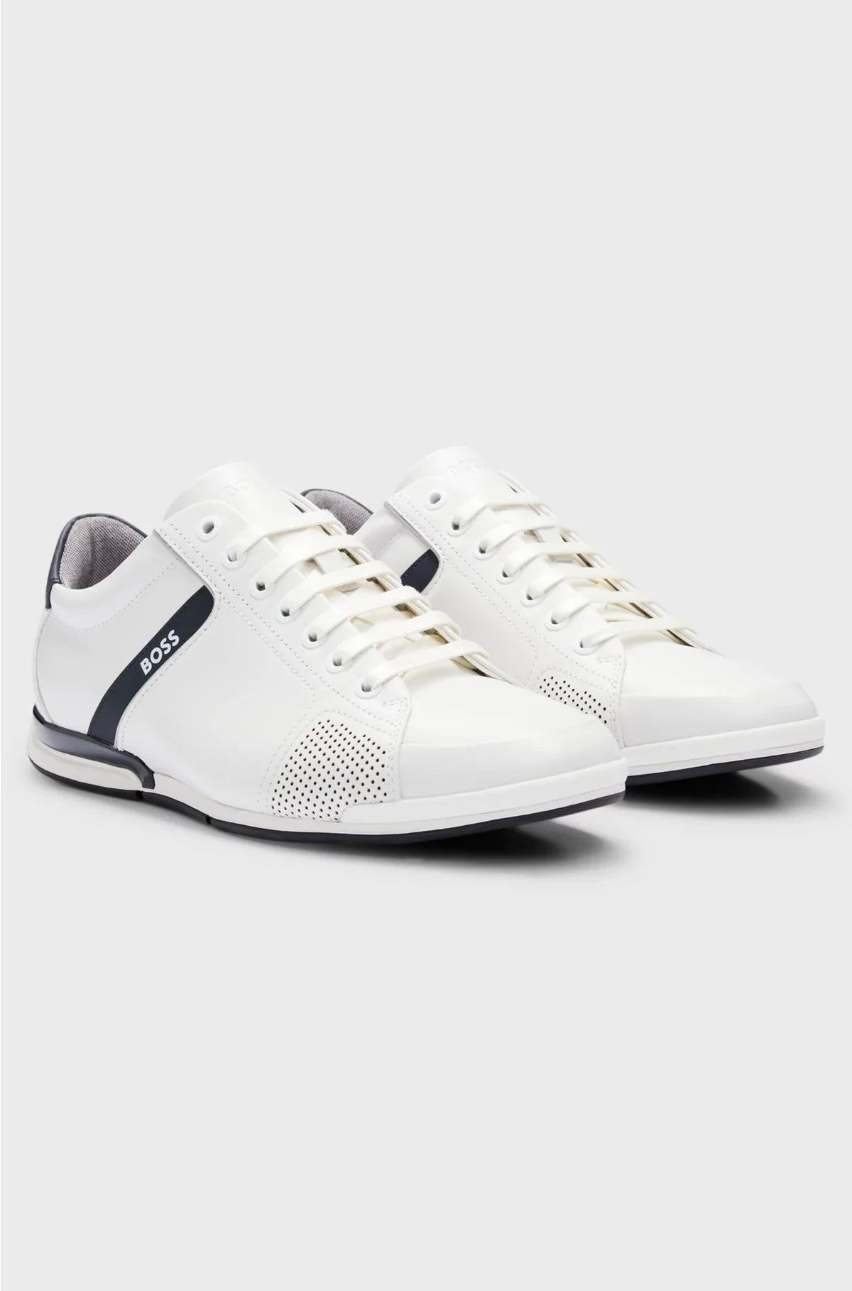LEATHER TRAINERS WITH ODOUR-CONTROL LINING