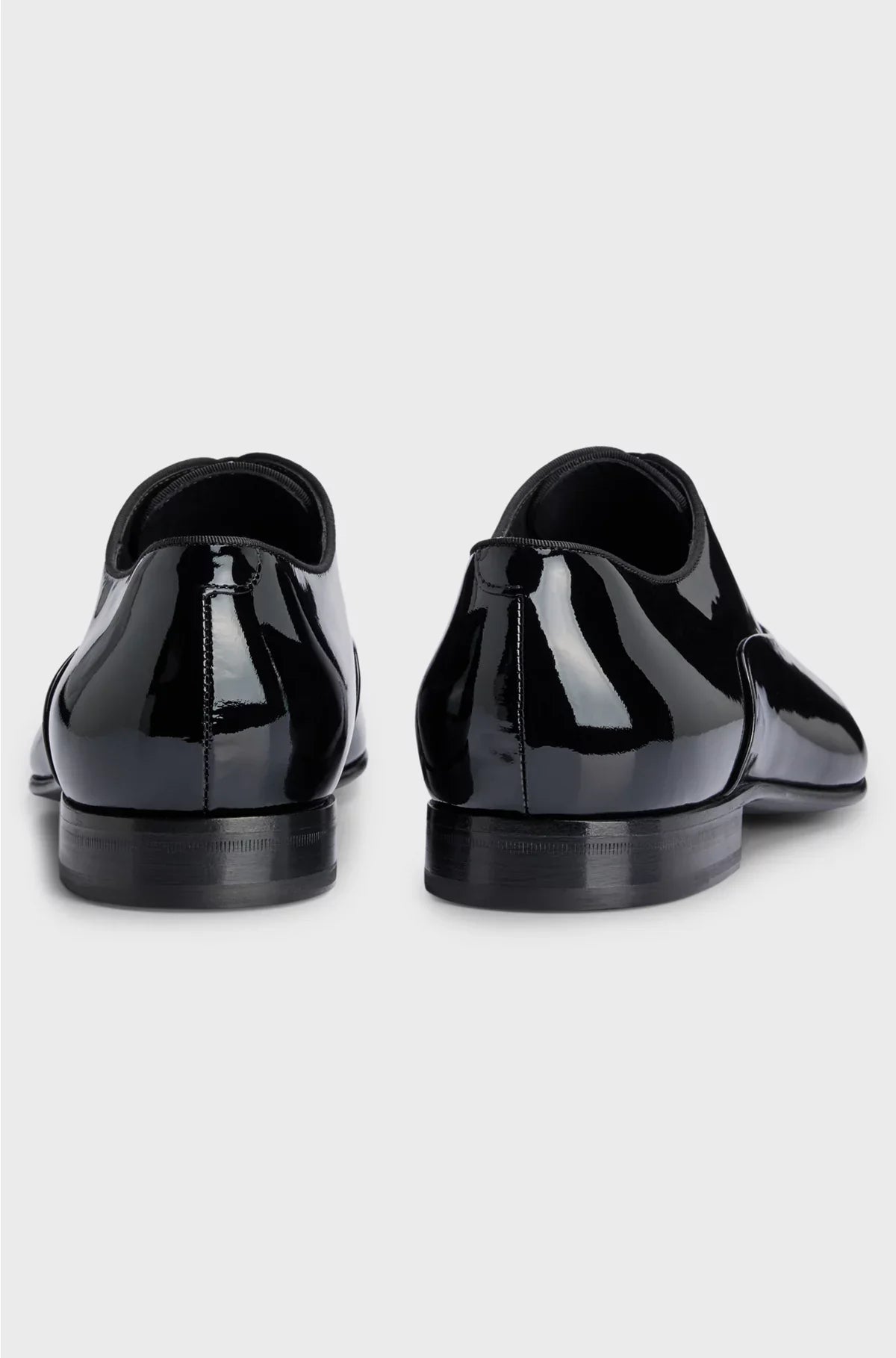 PATENT LEATHER OXFORD SHOES WITH A POINTED SHAPE