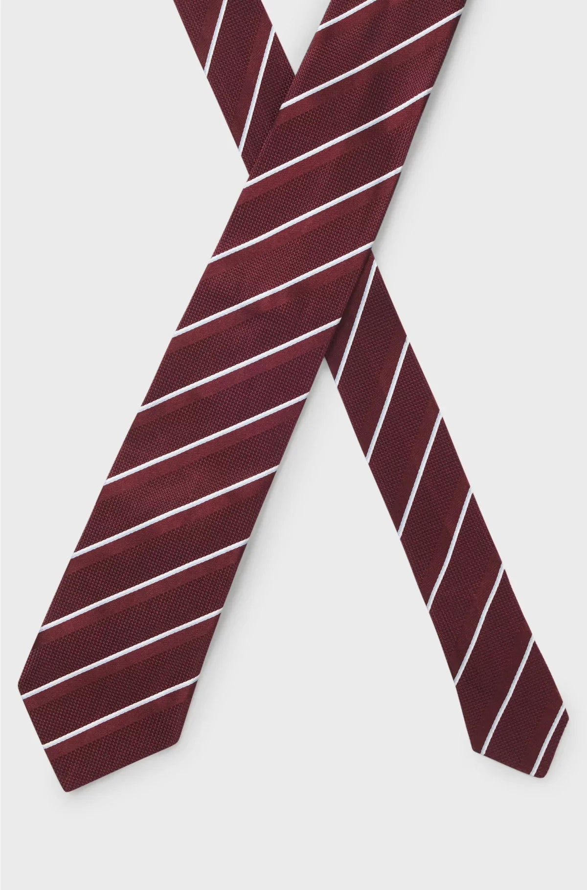 SILK TIE WITH DIAGONAL STRIPES