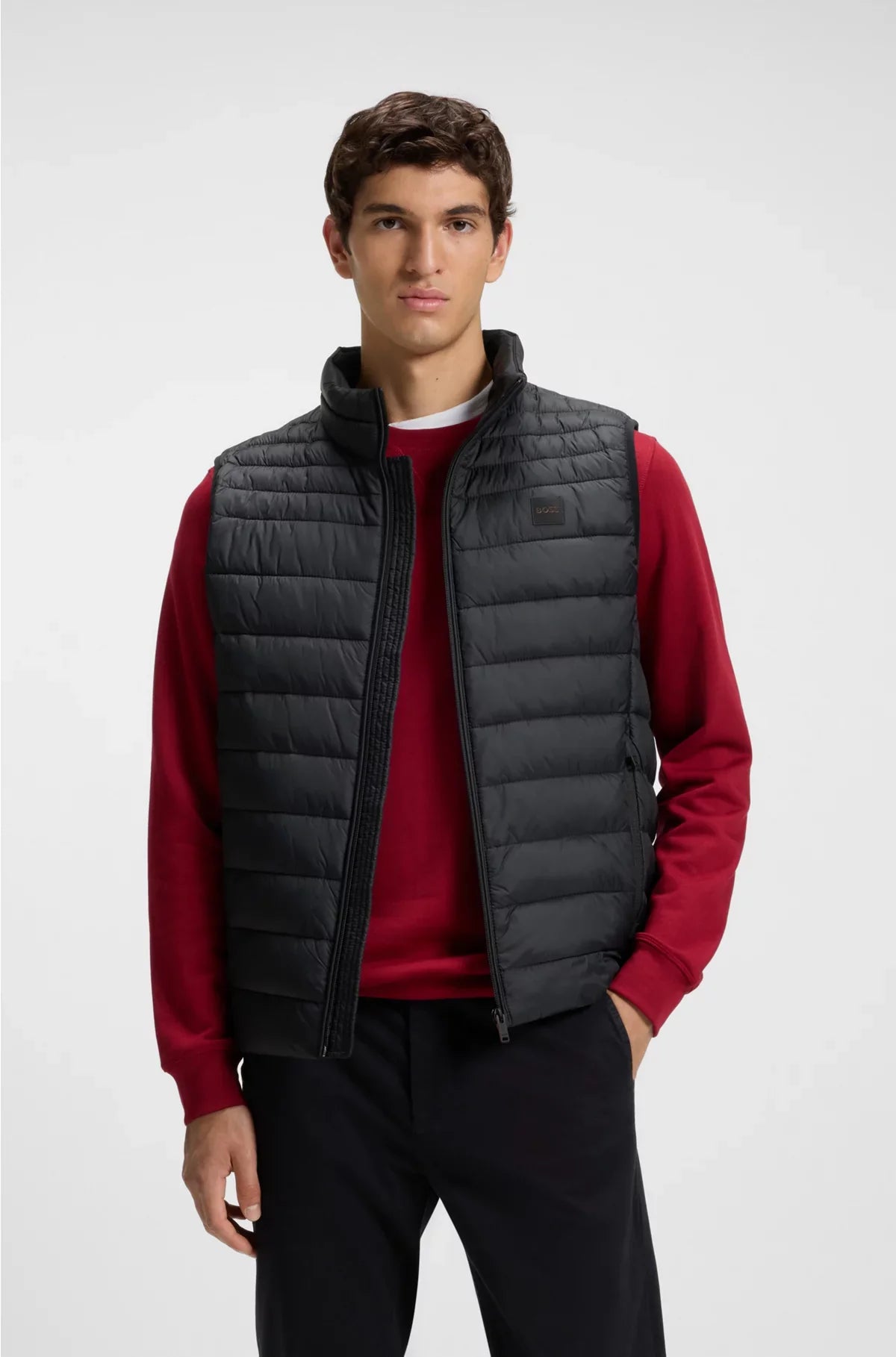 PACKABLE SLIM-FIT GILET WITH WATER-REPELLENT MIXED QUILTING