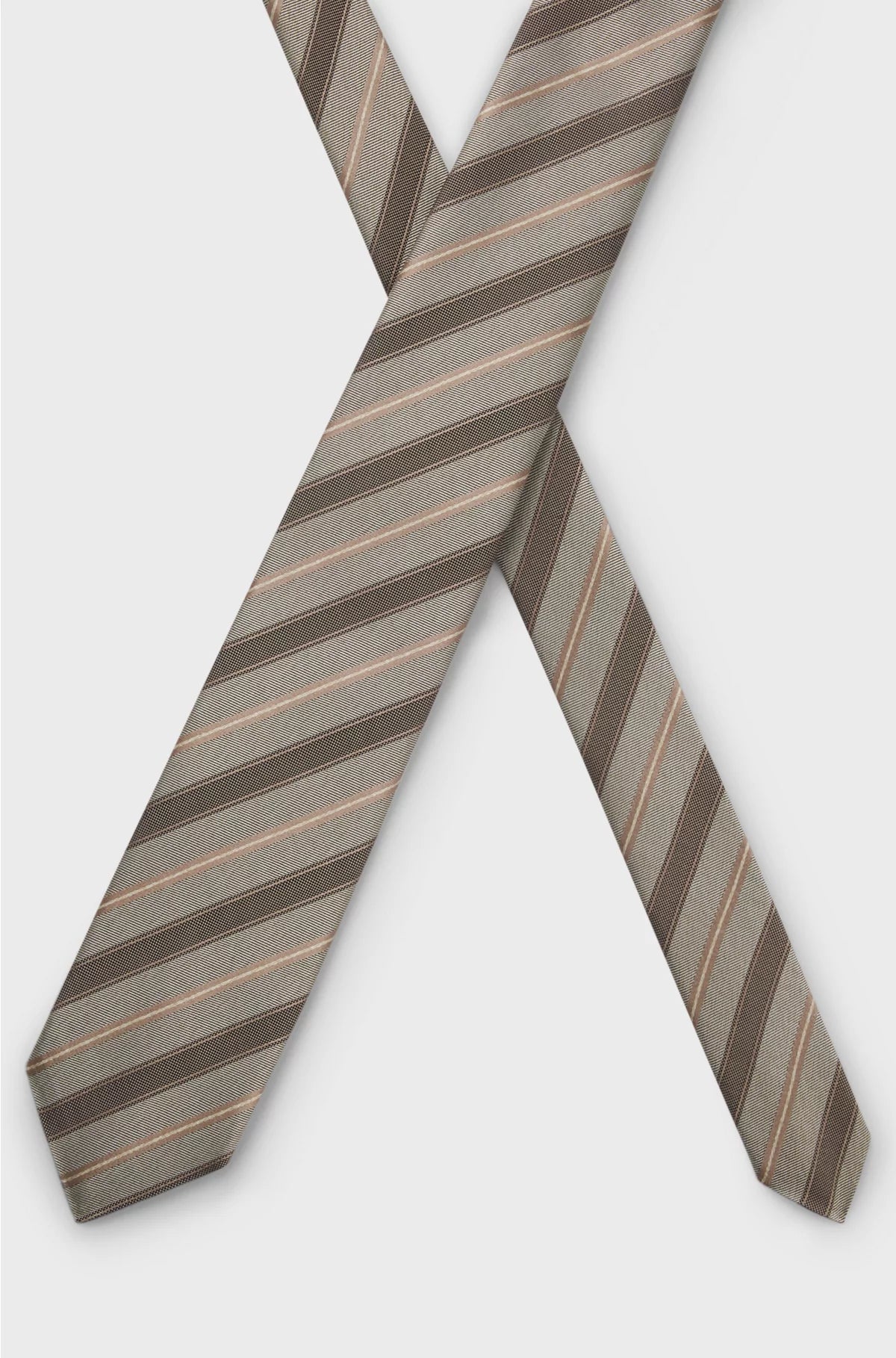 DIAGONAL-STRIPED TIE IN SILK JACQUARD