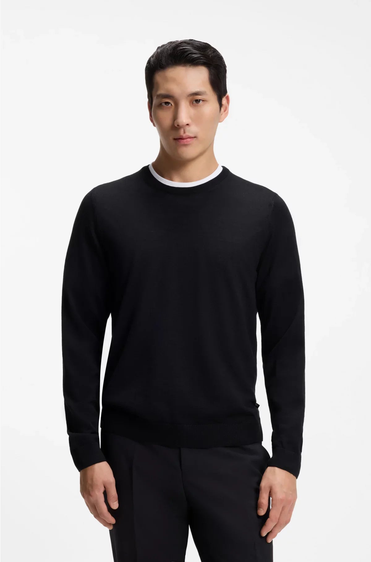 SLIM-FIT SWEATER IN MERINO WOOL WITH CREW NECKLINE