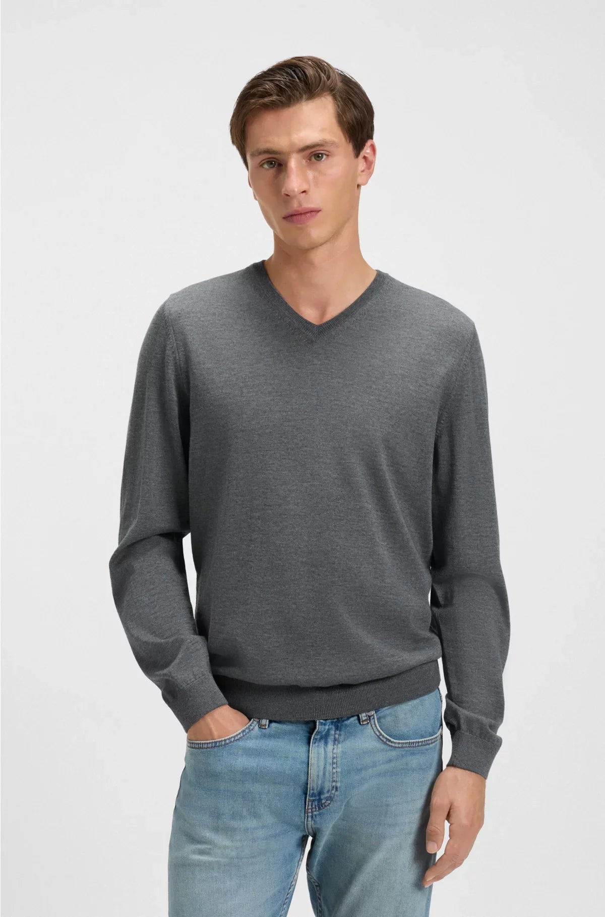 SLIM-FIT V-NECK SWEATER IN VIRGIN WOOL