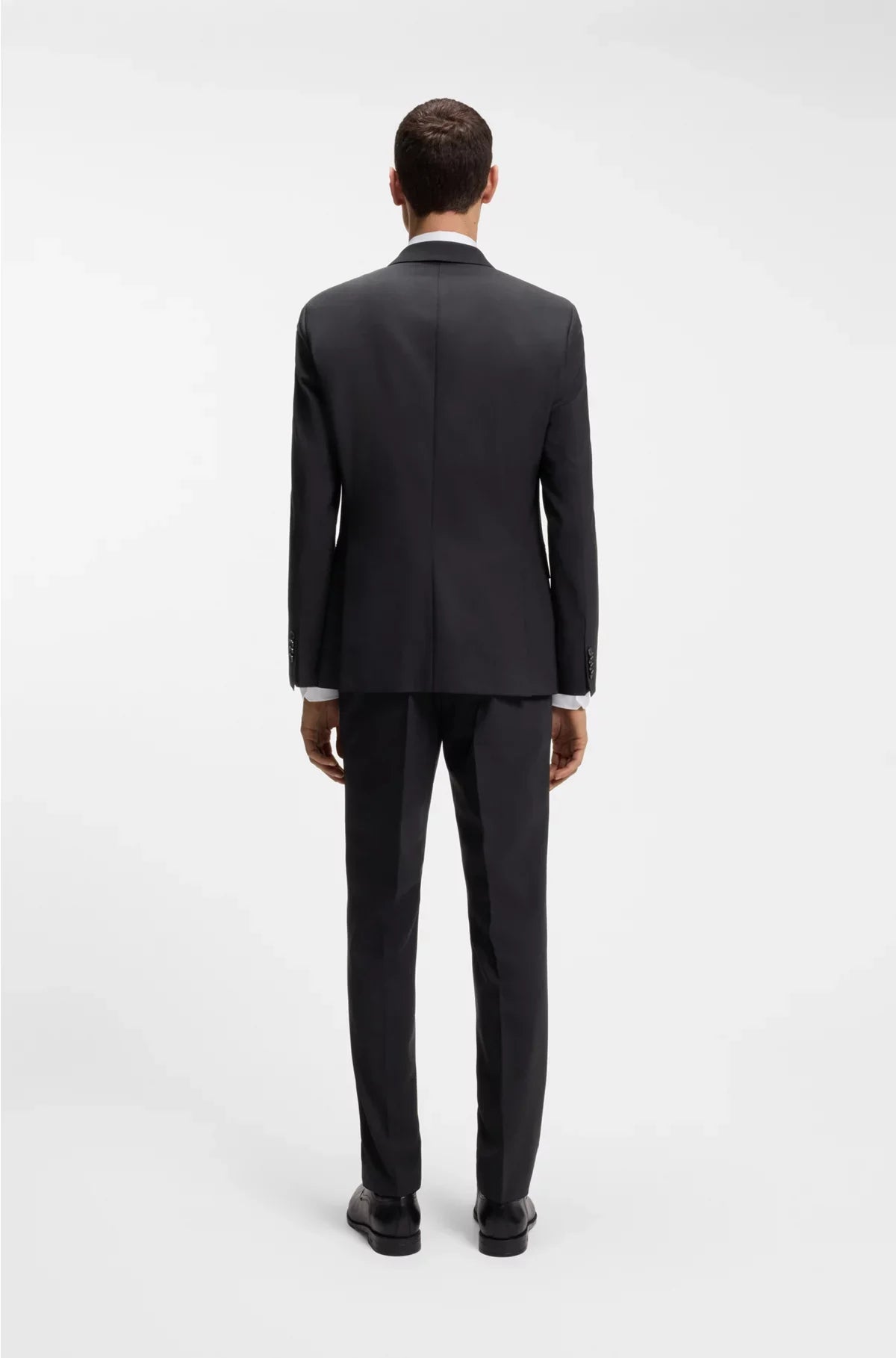TWO-PIECE SLIM-FIT SUIT IN STRETCH VIRGIN WOOL