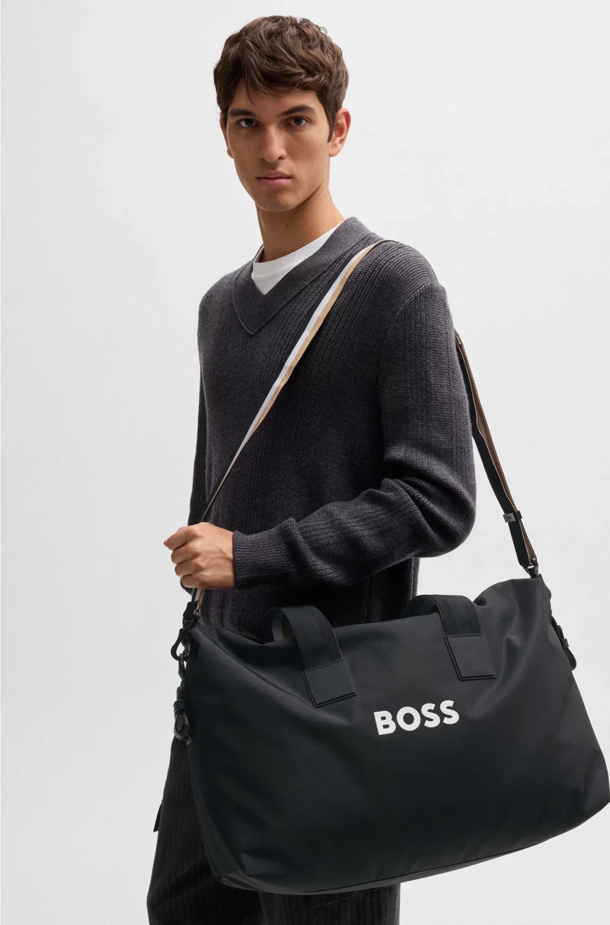 CONTRAST-LOGO HOLDALL WITH DETACHABLE STRAP