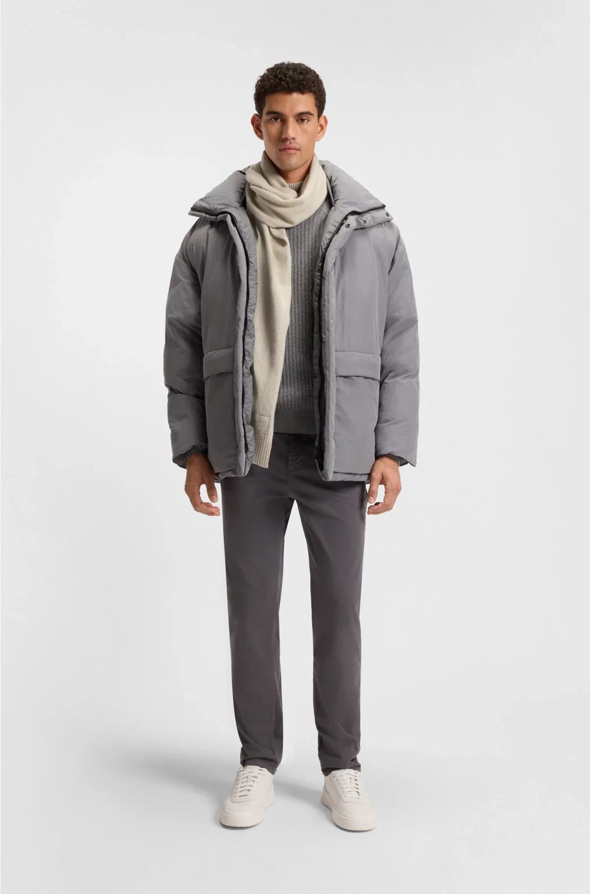 RIBBED-HEM PLAIN-KNIT SCARF WITH WOVEN LOGO BADGE