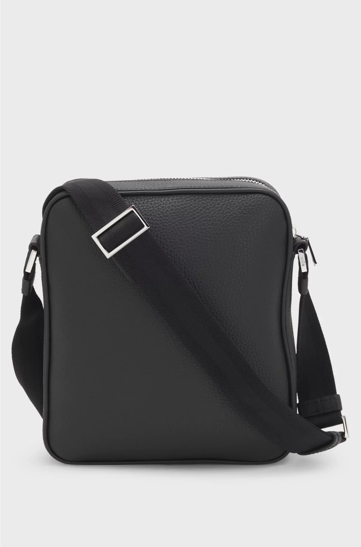 REPORTER BAG IN GRAINED ITALIAN LEATHER WITH EMBOSSED LOGO