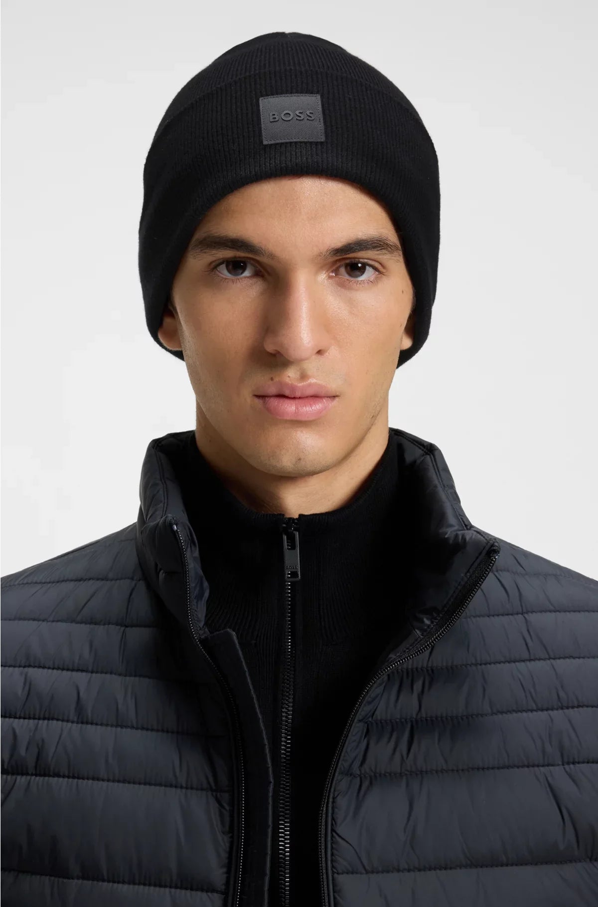 BEANIE HAT IN COTTON WITH LOGO LABEL