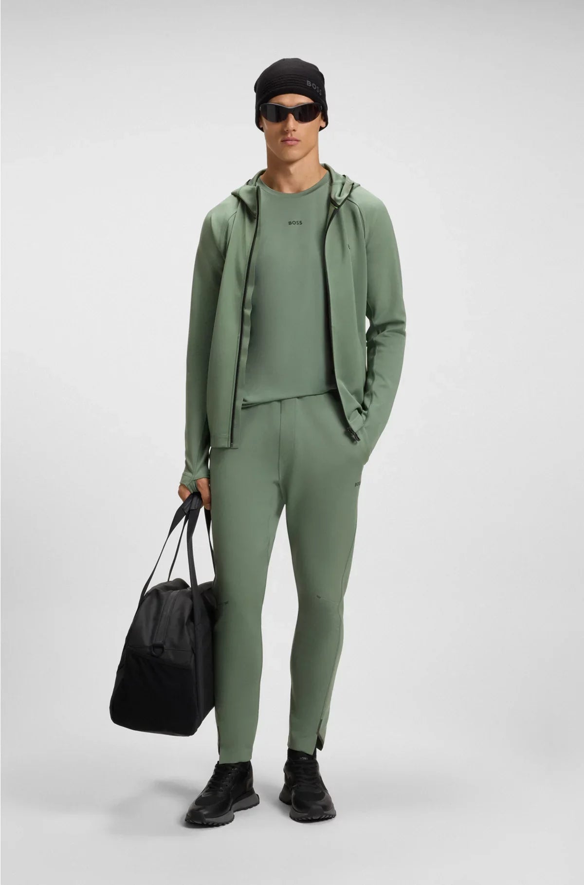 QUICK-DRY TROUSERS WITH REFLECTIVE BRANDING