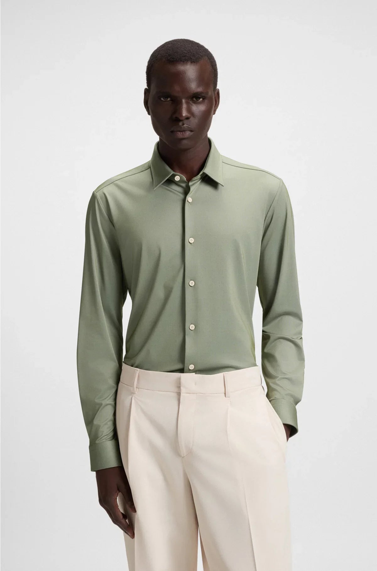 SLIM-FIT SHIRT IN STRUCTURED PERFORMANCE-STRETCH FABRIC