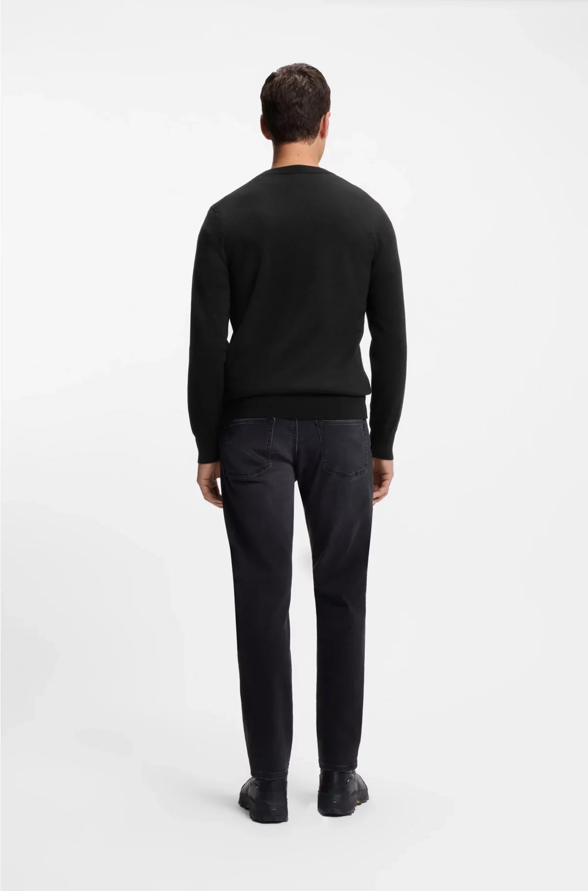 V-NECK SWEATER IN COTTON AND CASHMERE WITH LOGO PATCH