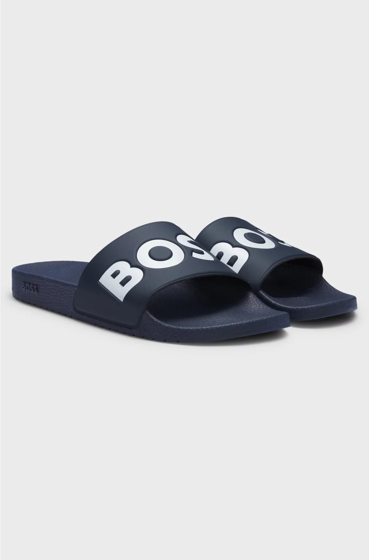 ITALIAN-MADE SLIDES WITH LARGE LOGO DETAIL