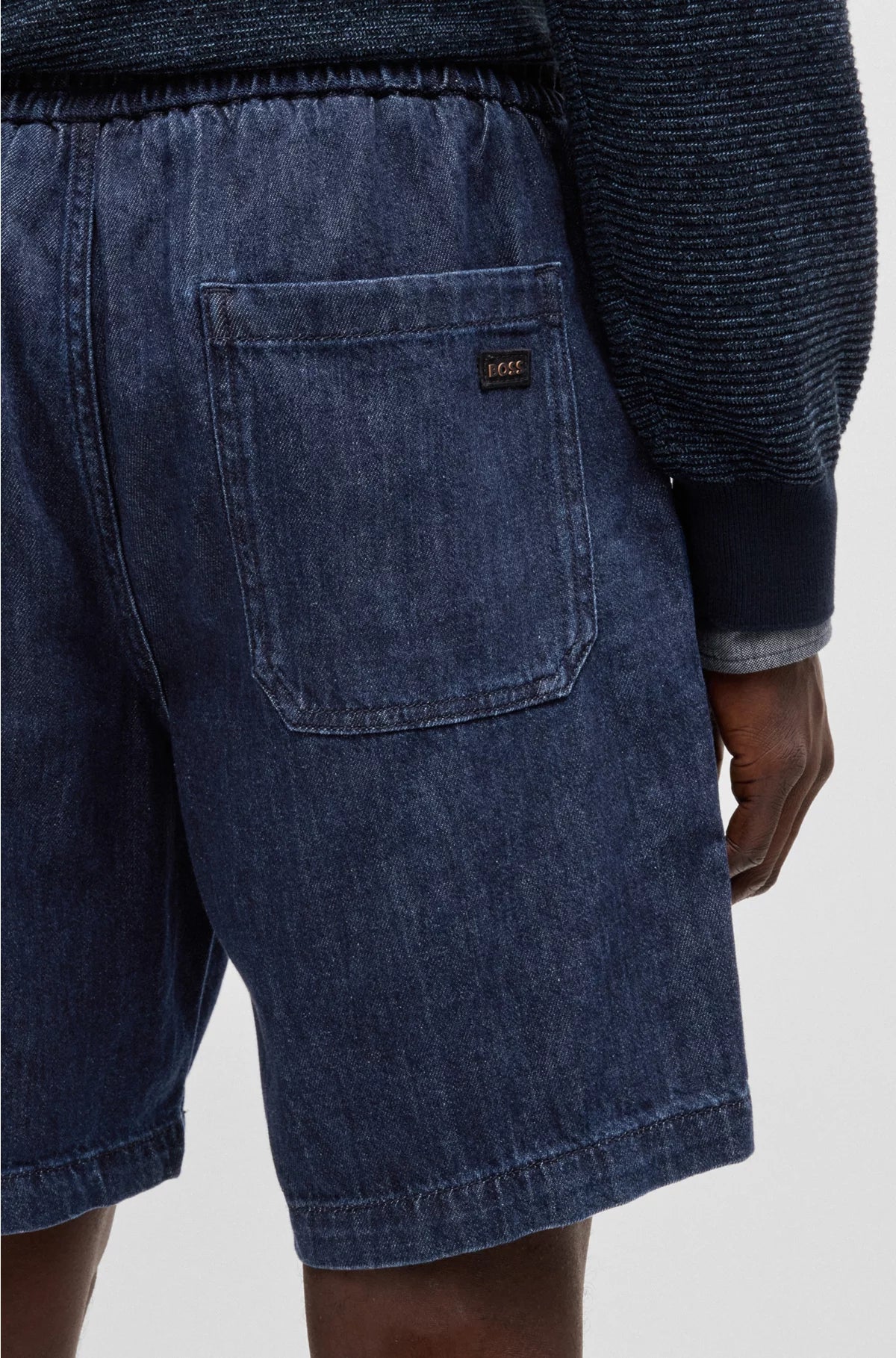 RELAXED-FIT SHORTS IN DARK-BLUE DENIM