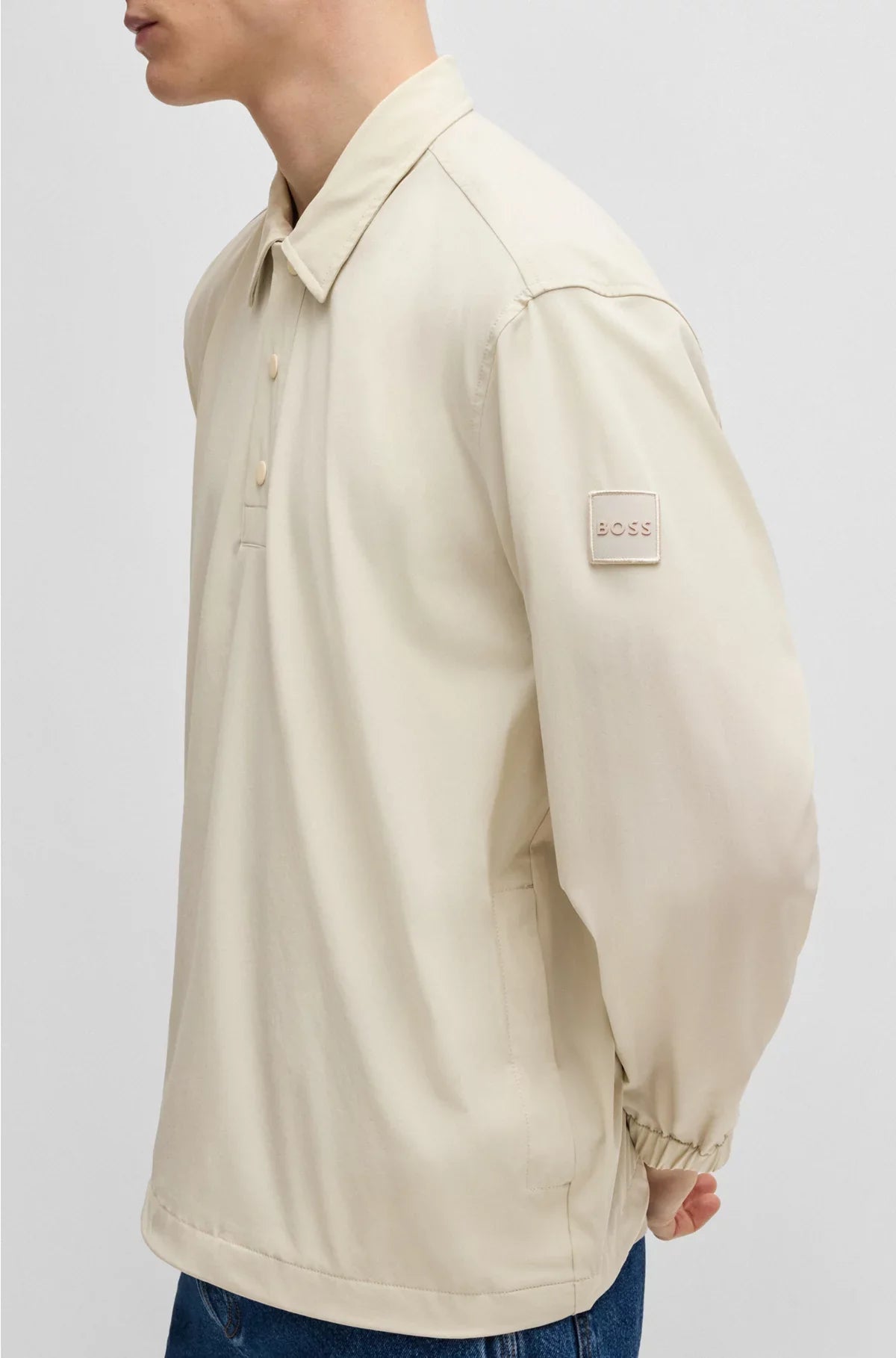 SOPRACAMICIA DALLA VESTIBILITÀ OVERSIZE IN TESSUTO ELASTICIZZATO IDROREPELLENTE