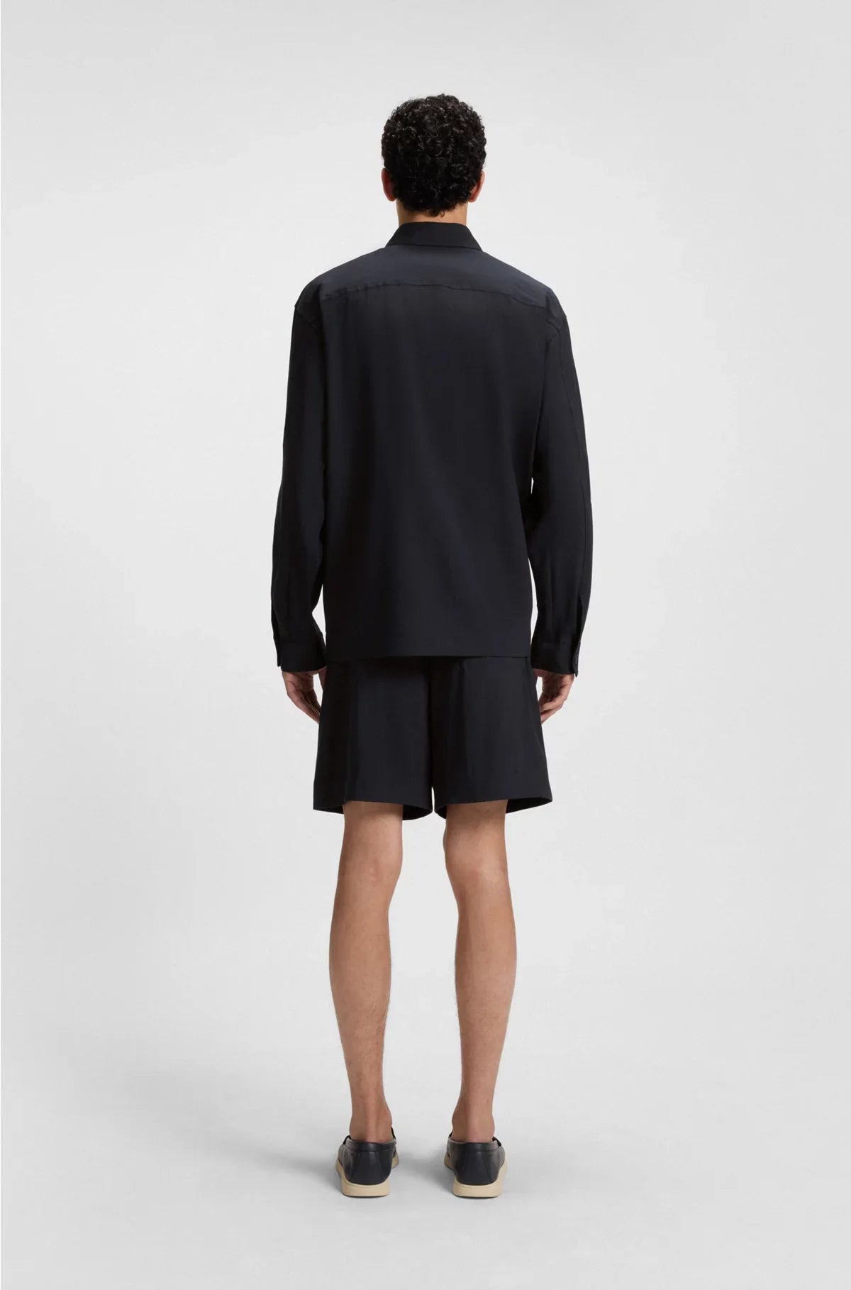 RELAXED-FIT SHIRT IN AN ITALIAN-MADE LINEN BLEND