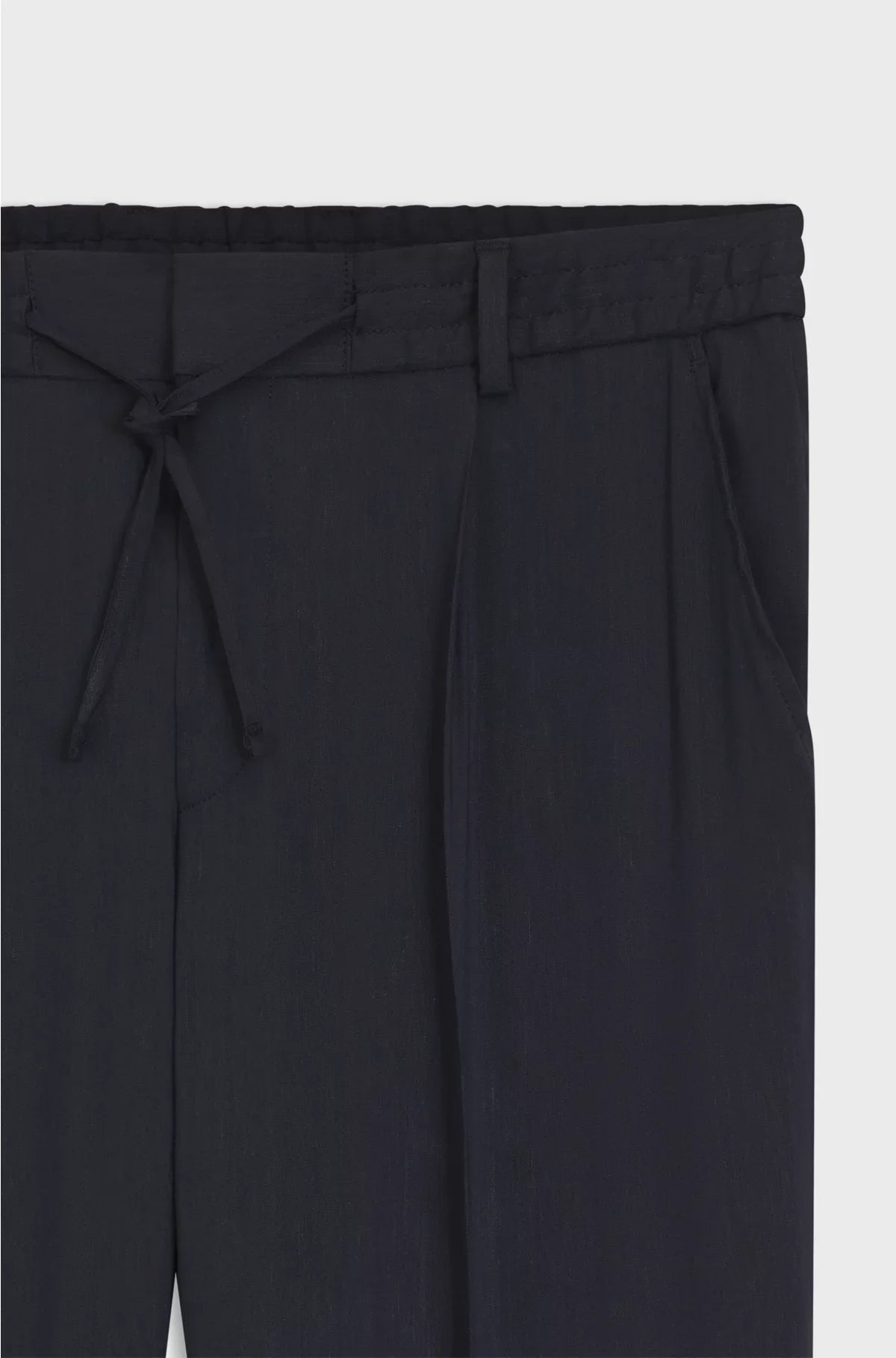 TAPERED-FIT MACHINE-WASHABLE TAILORED TROUSERS IN A LINEN BLEND