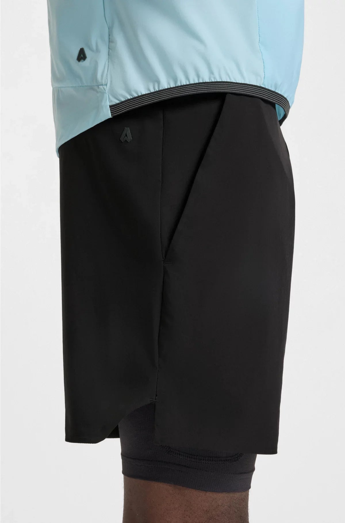 ACTIVE DOUBLE-LAYER SHORTS IN QUICK-DRY FABRIC
