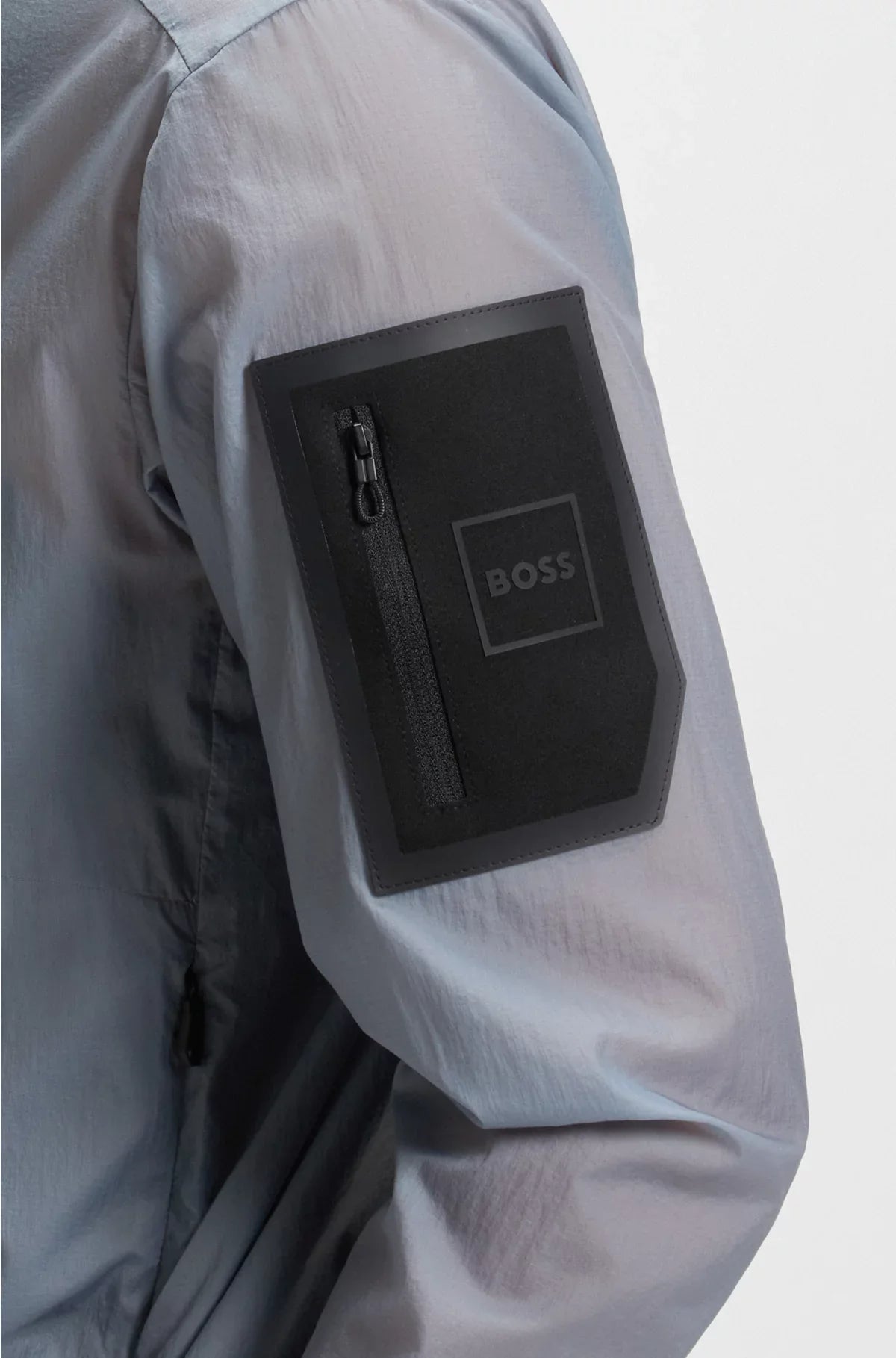 PACKABLE WATER-REPELLENT JACKET IN LIGHTWEIGHT RIPSTOP FABRIC