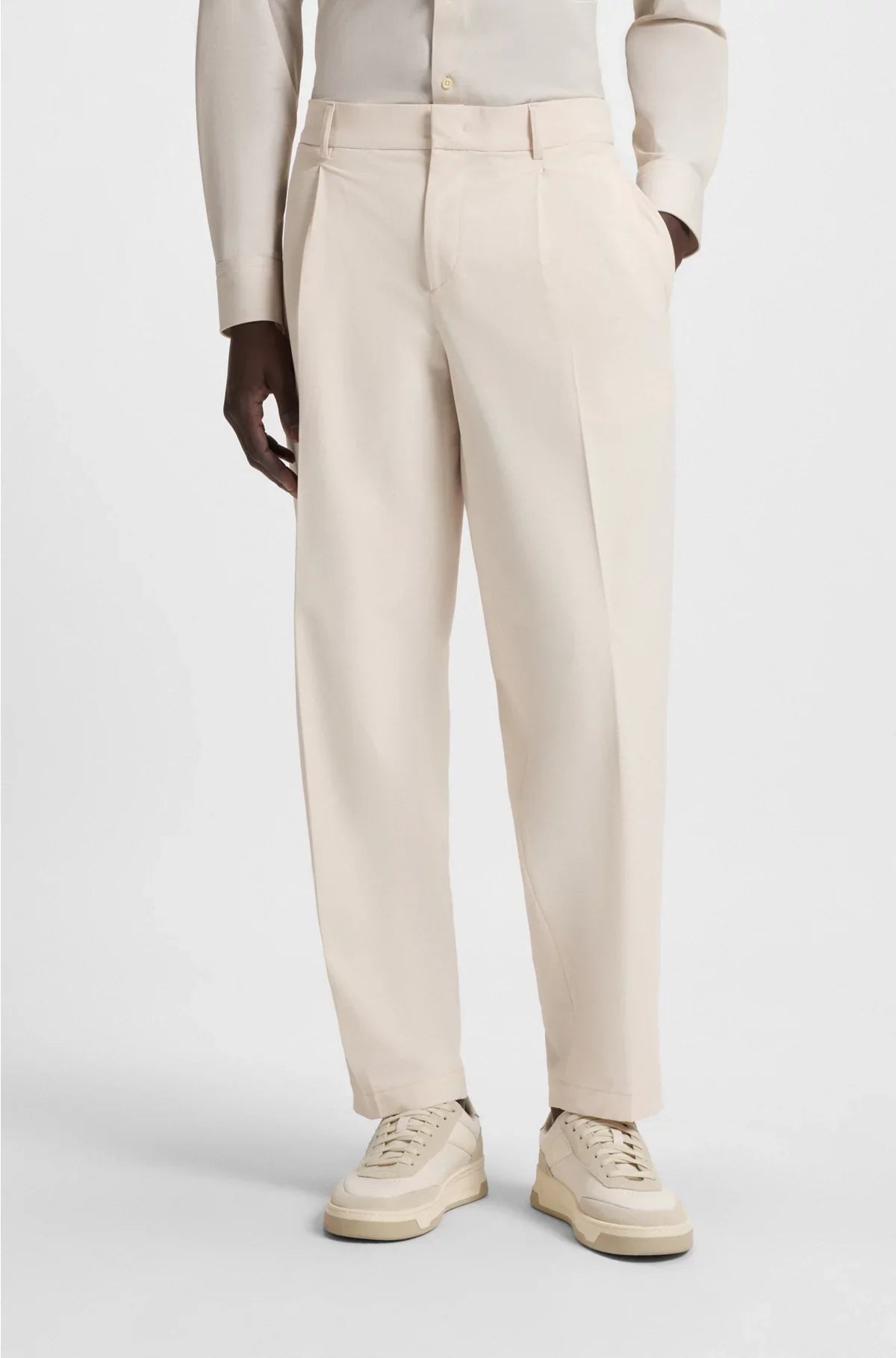 RELAXED-FIT TROUSERS IN WATER-REPELLENT STRETCH FABRIC