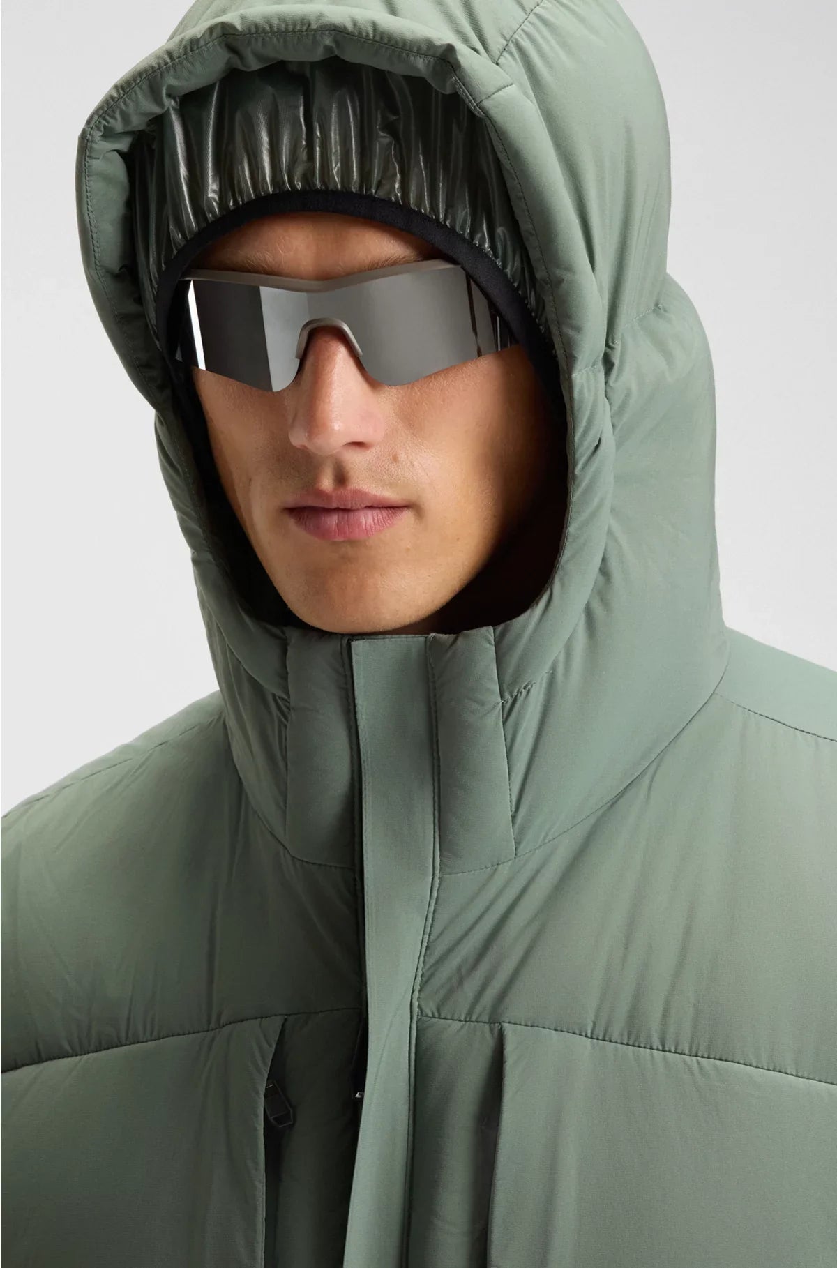 LONG-LENGTH DOWN JACKET IN WATER-REPELLENT STRETCH FABRIC