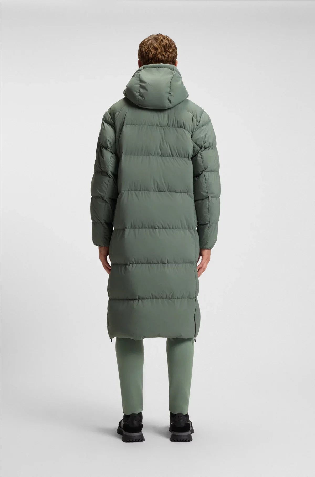 LONG-LENGTH DOWN JACKET IN WATER-REPELLENT STRETCH FABRIC