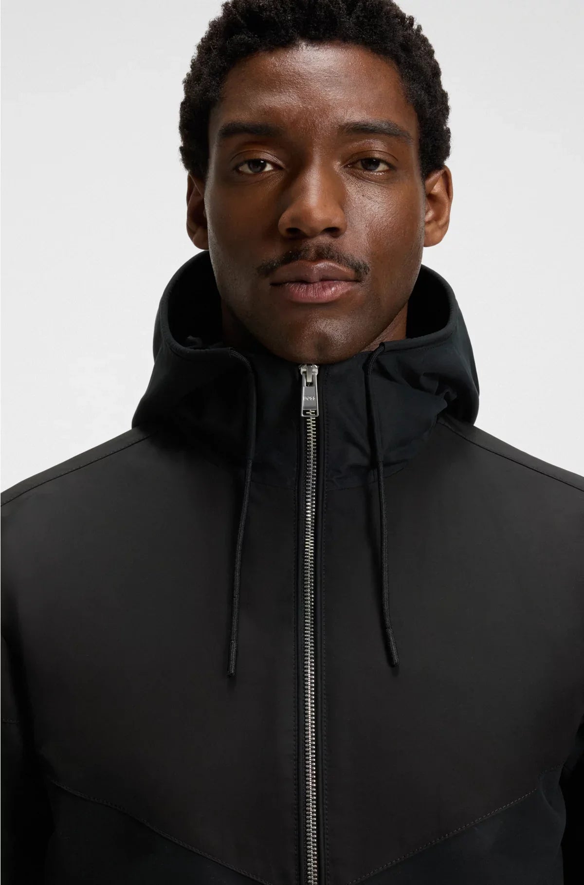 WATER-REPELLENT HOODED JACKET IN MICROFIBRE POPLIN