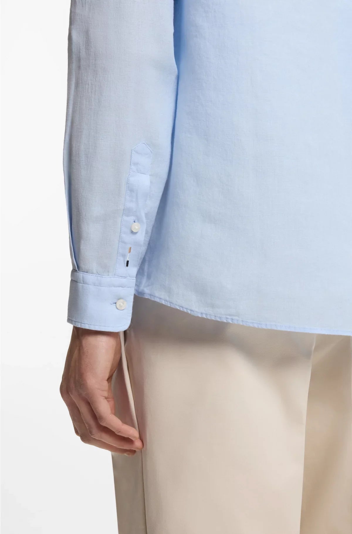 SLIM-FIT SHIRT IN LINEN