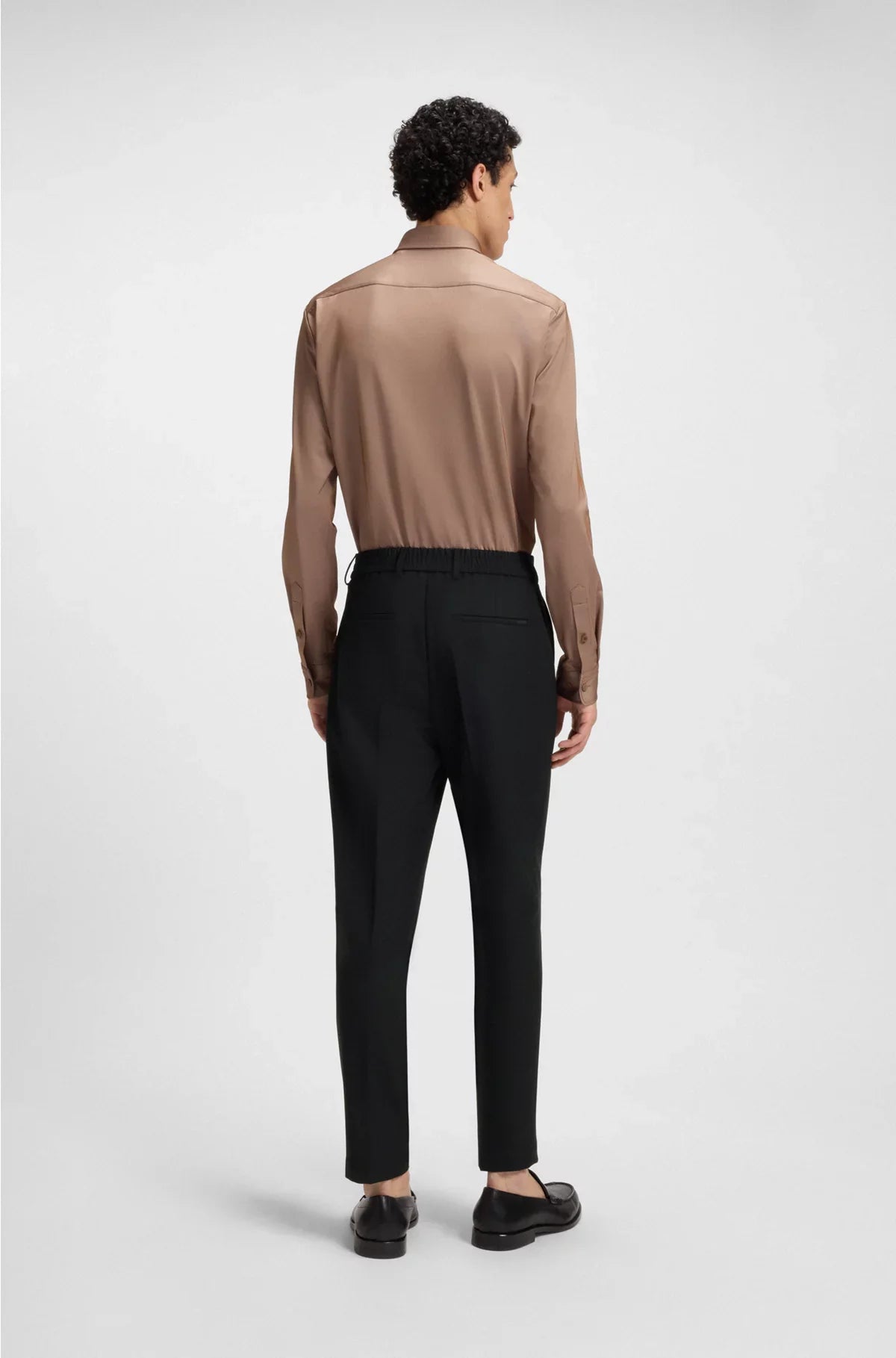 TAPERED-FIT TROUSERS IN MACHINE-WASHABLE STRETCH FABRIC