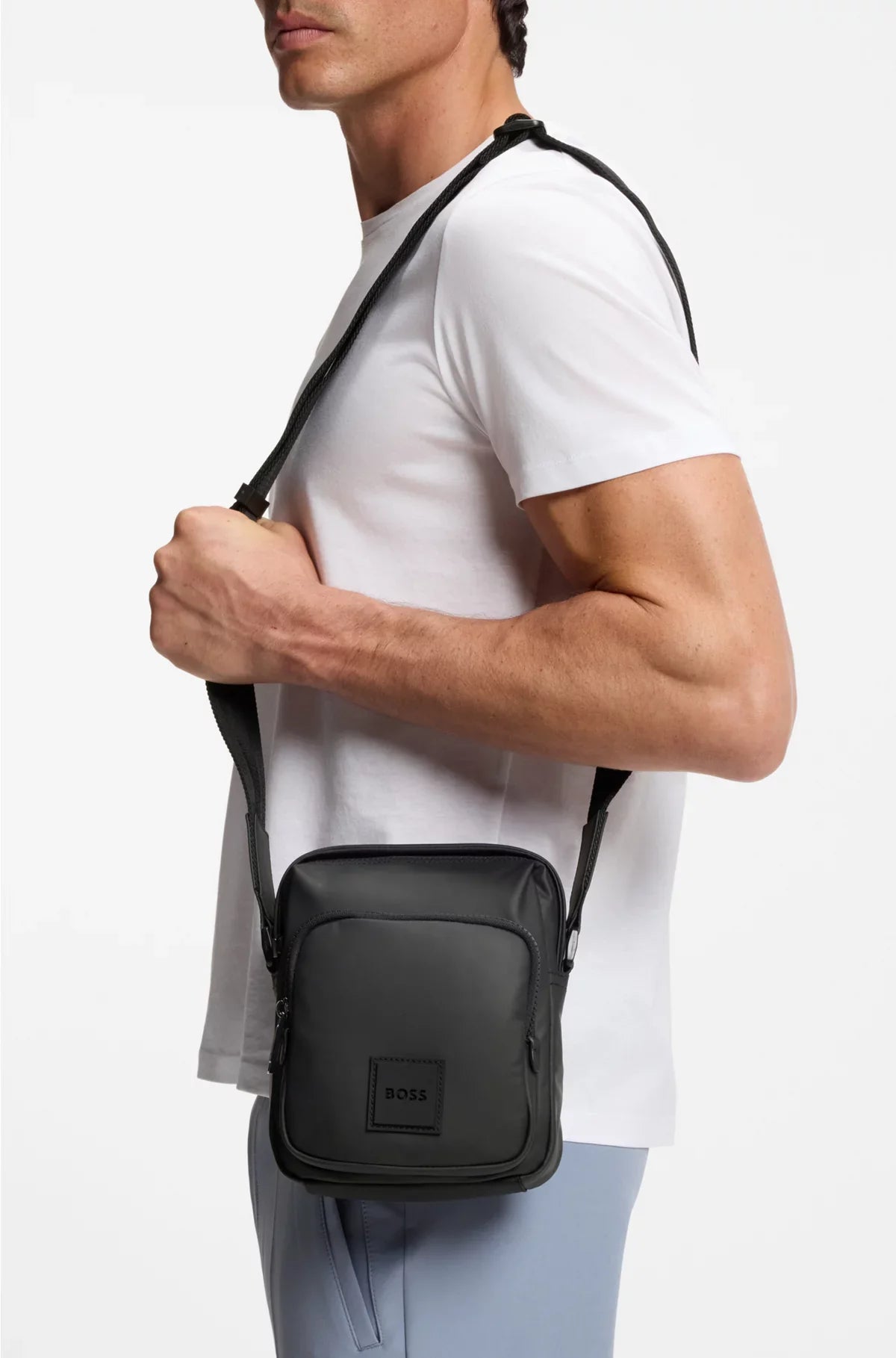 BORSA REPORTER IN TESSUTO SPALMATO CON PATCH LOGO
