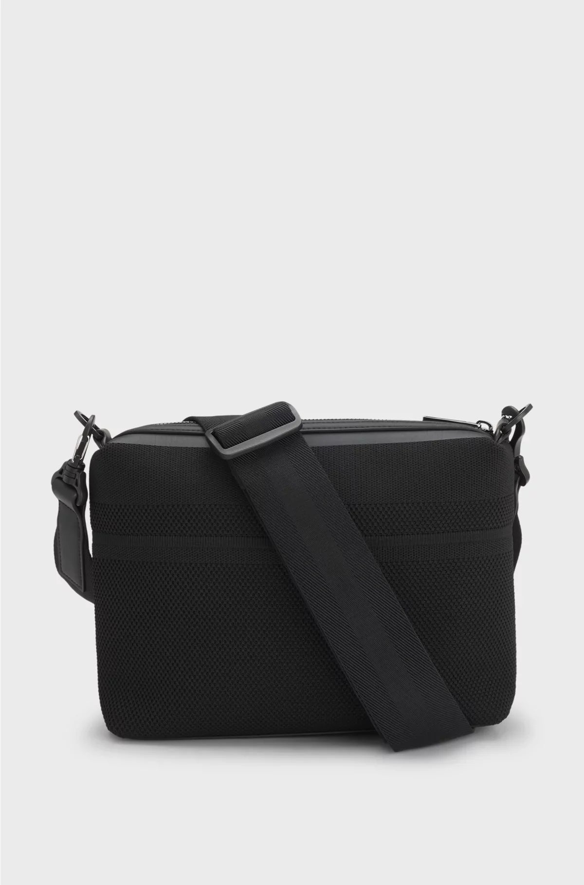 CROSSBODY BAG WITH KNITTED STRUCTURE