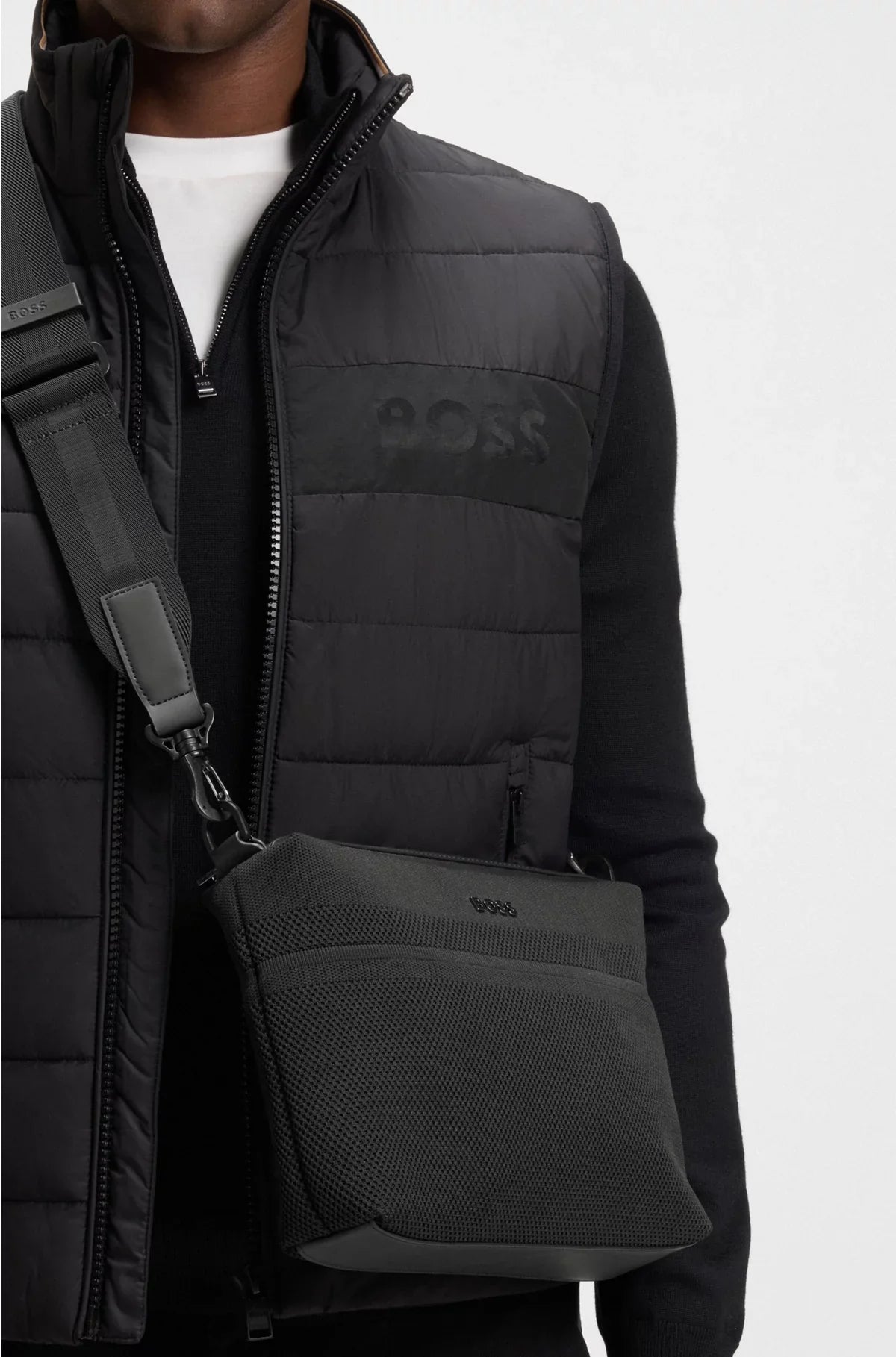 CROSSBODY BAG WITH KNITTED STRUCTURE