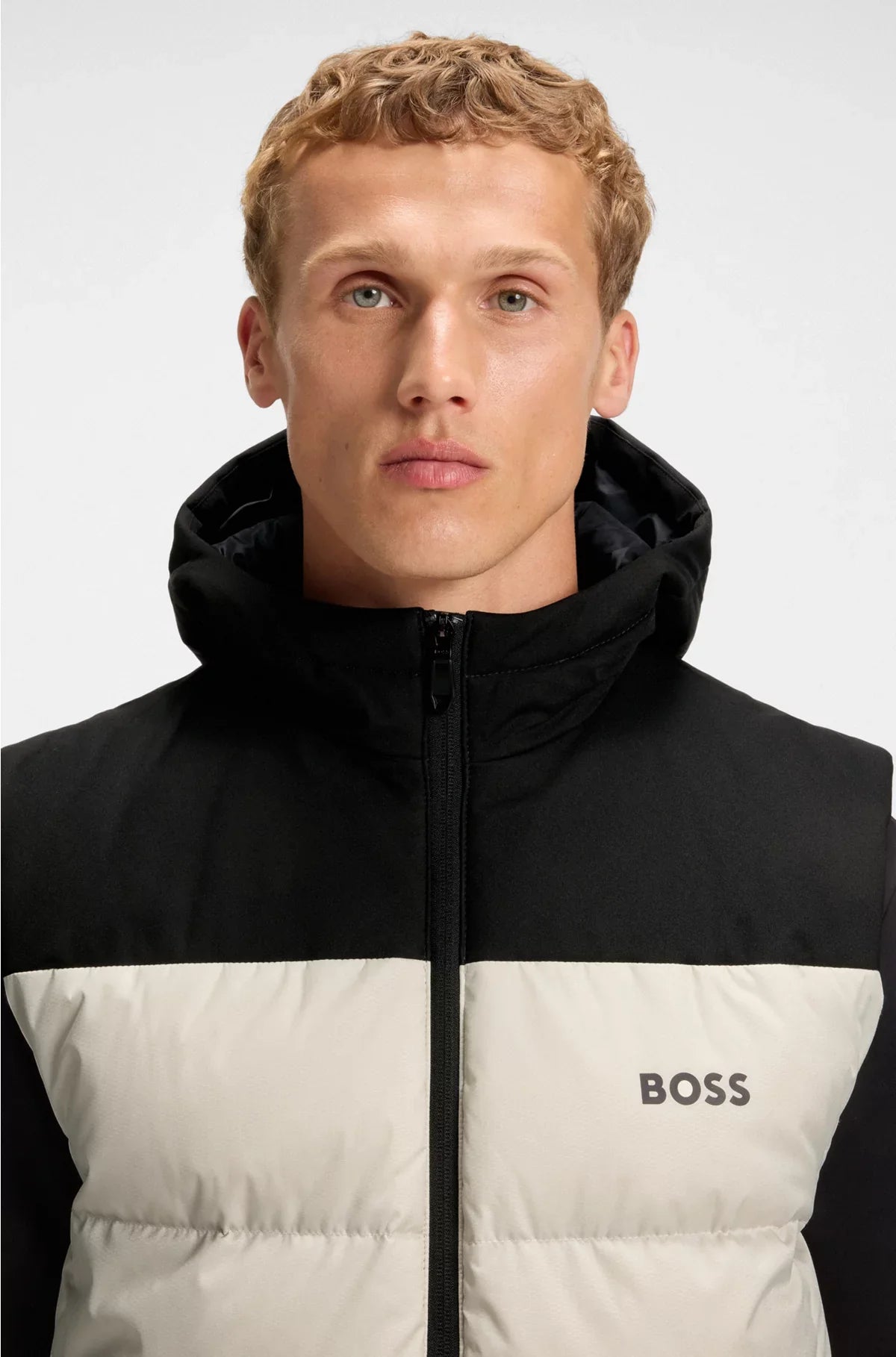 WATER-REPELLENT HOODED GILET WITH DOWN FILLING
