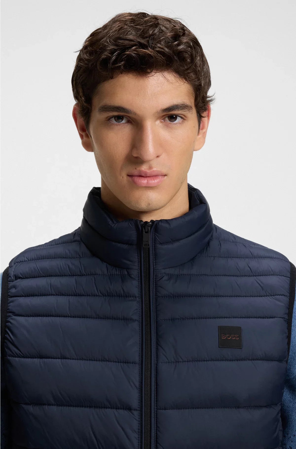 PACKABLE SLIM-FIT GILET WITH WATER-REPELLENT MIXED QUILTING