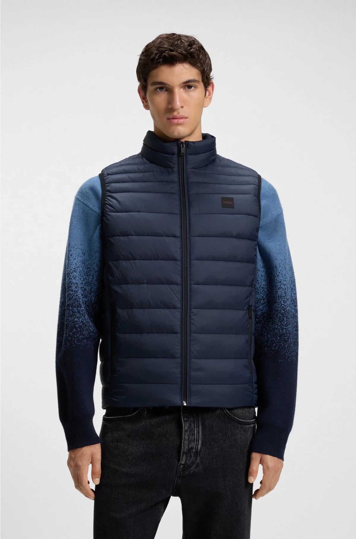 PACKABLE SLIM-FIT GILET WITH WATER-REPELLENT MIXED QUILTING
