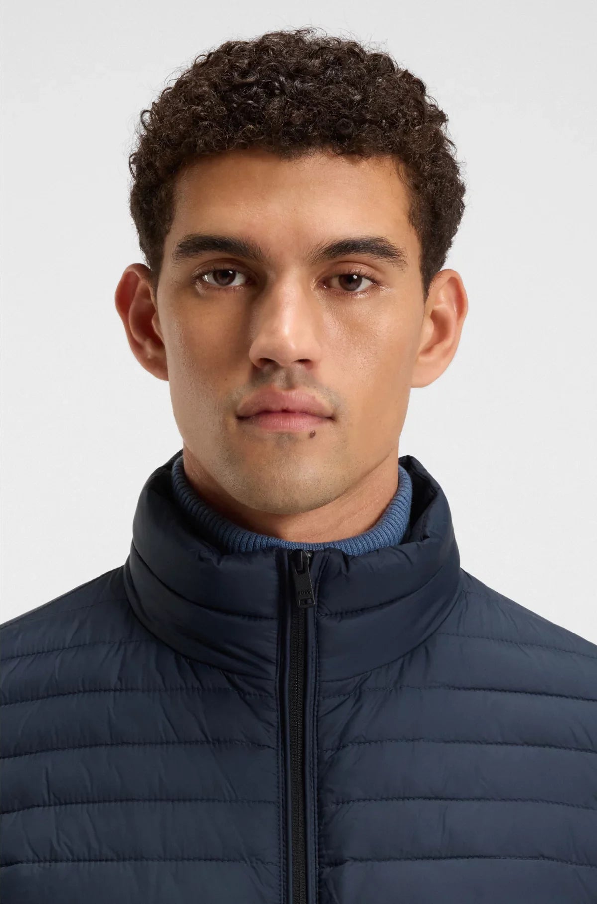 PACKABLE SLIM-FIT JACKET WITH WATER-REPELLENT MIXED QUILTING