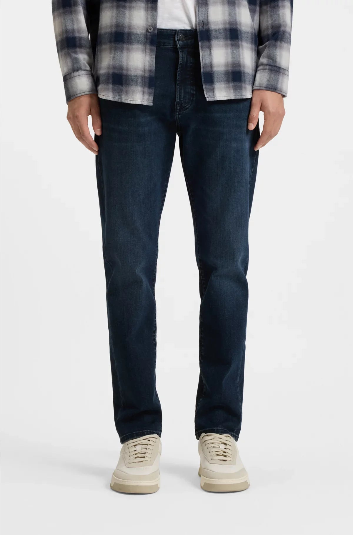 TAPERED-FIT JEANS IN DARK-BLUE SOFT-MOTION DENIM