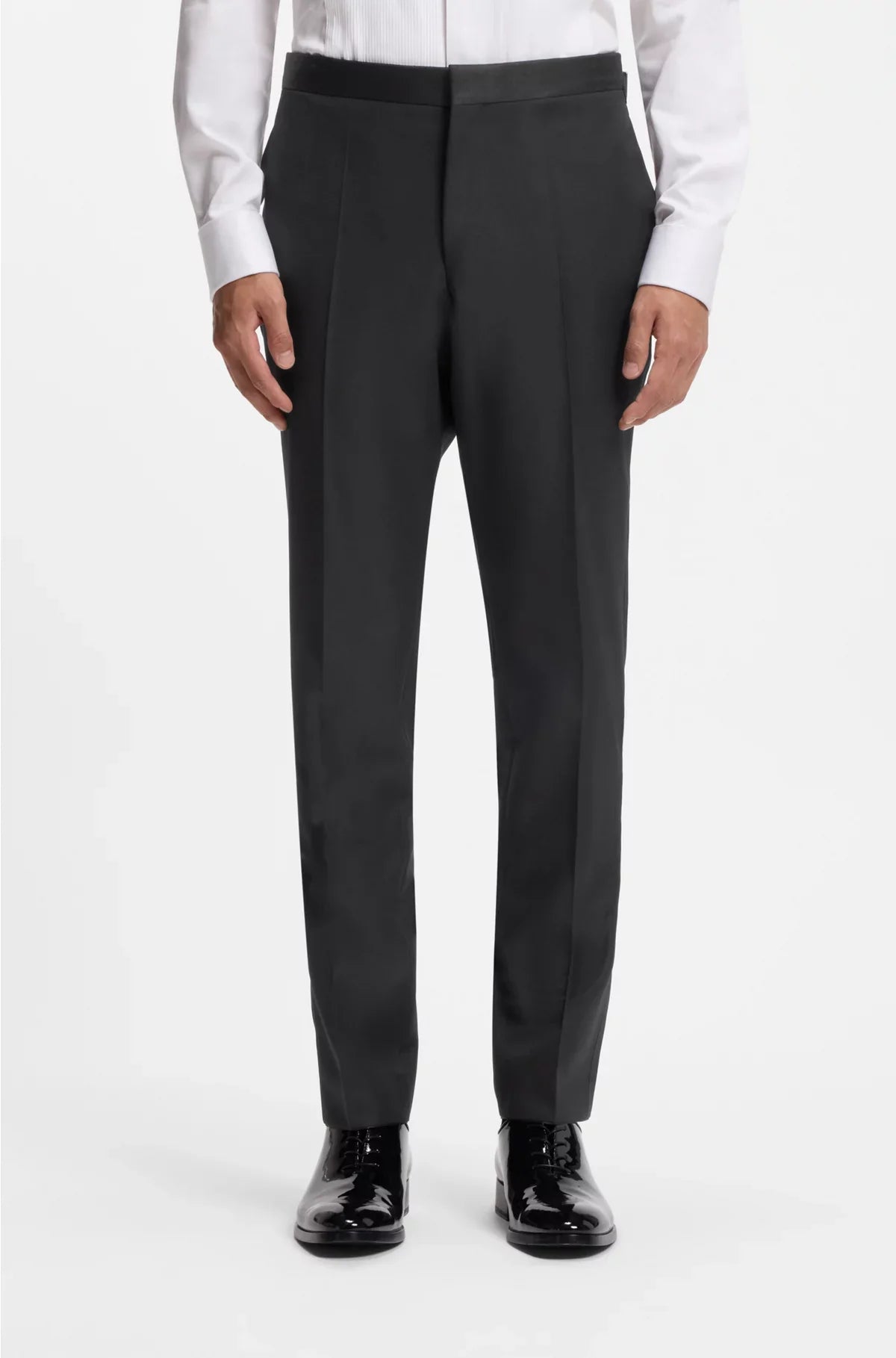 TWO-PIECE SLIM-FIT TUXEDO SUIT BLENDED WITH SILK