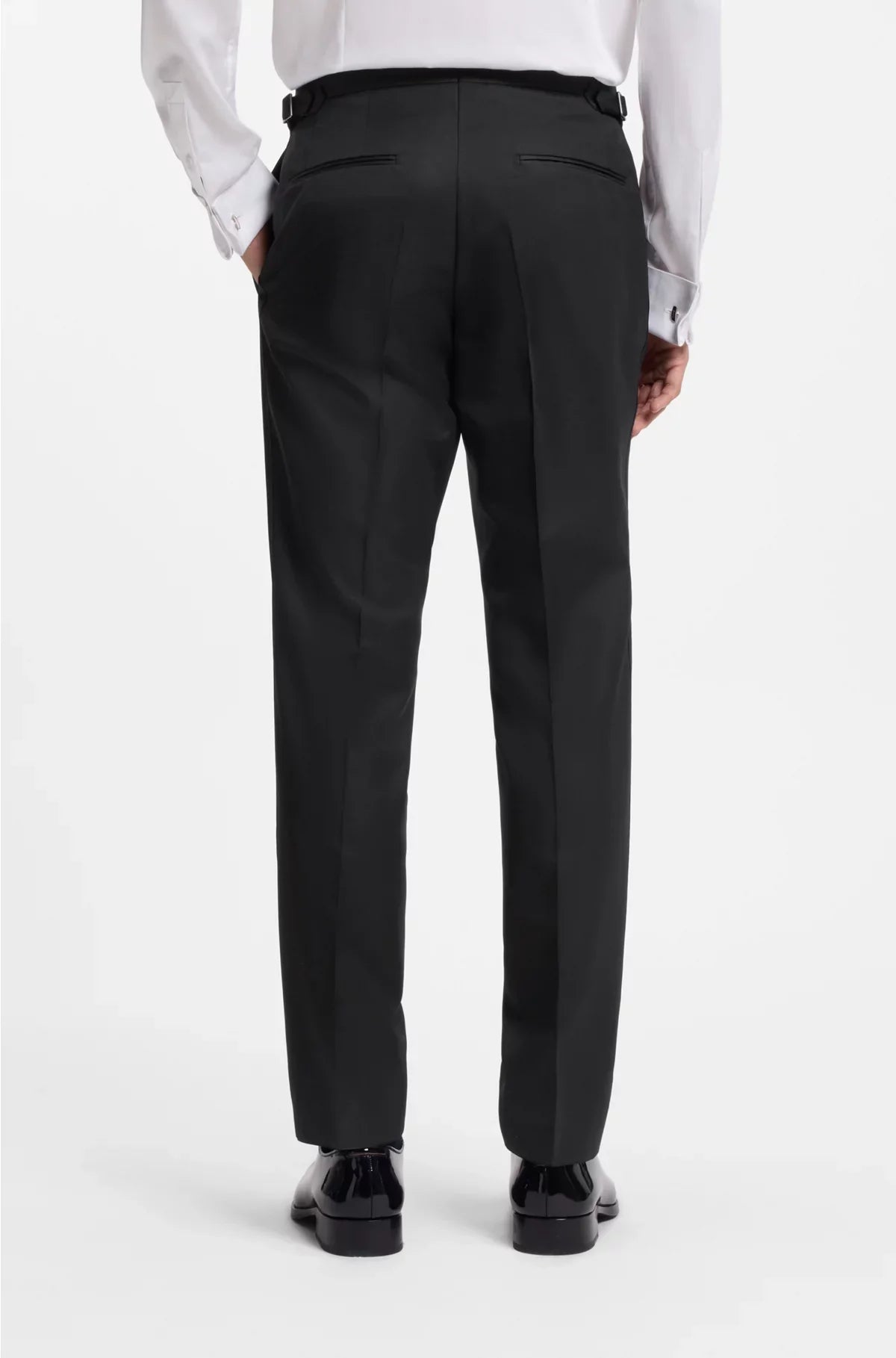 TWO-PIECE SLIM-FIT TUXEDO SUIT BLENDED WITH SILK