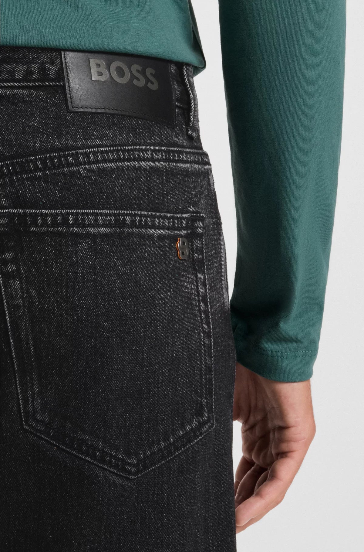 REGULAR-FIT JEANS IN BLACK COMFORT-STRETCH DENIM