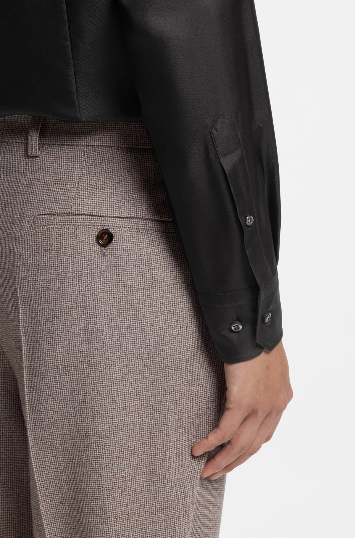 SLIM-FIT SHIRT IN ITALIAN-MADE SILK TWILL