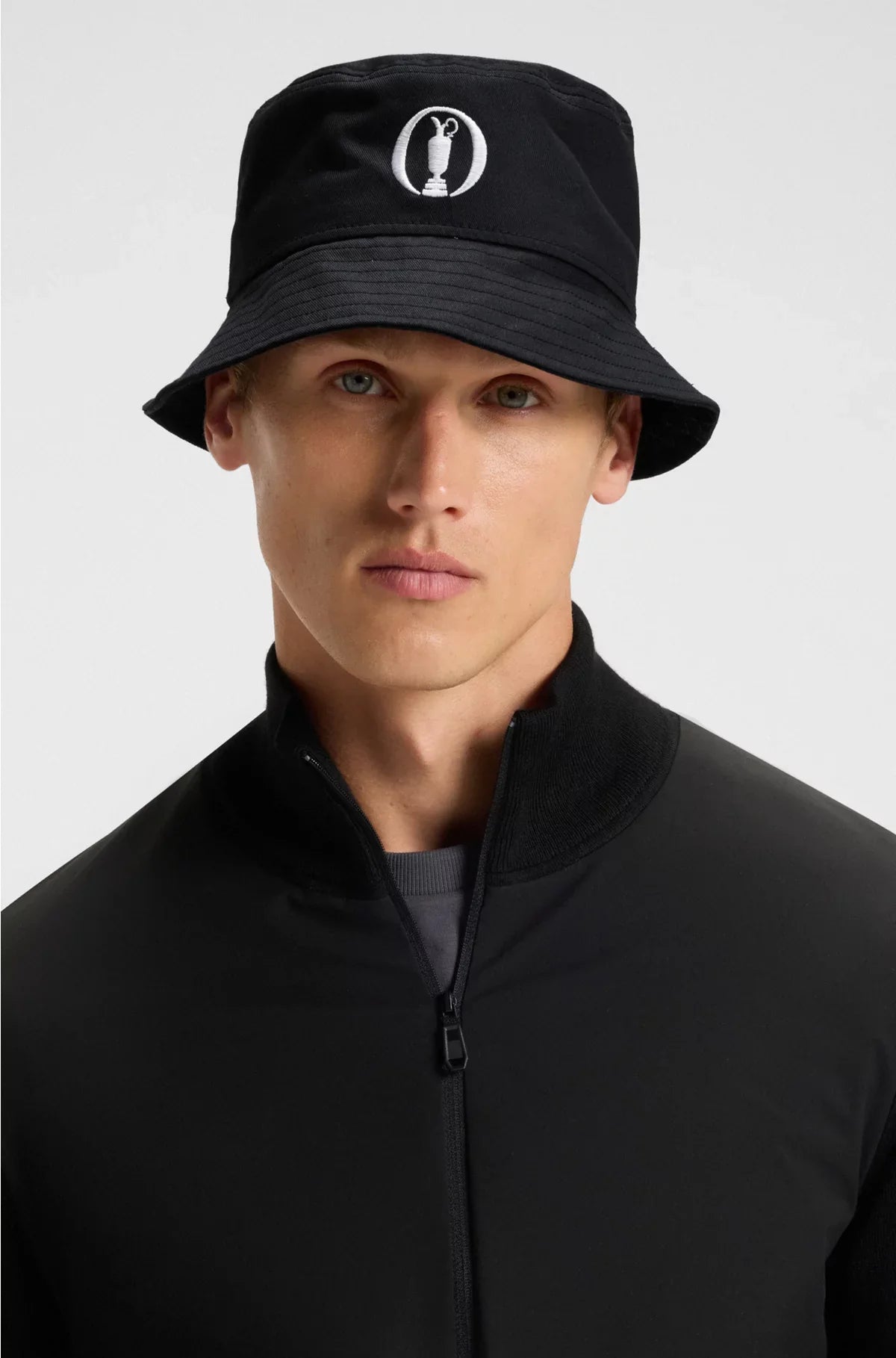 THE OPEN COTTON BUCKET HAT WITH EMBROIDERED BRANDING