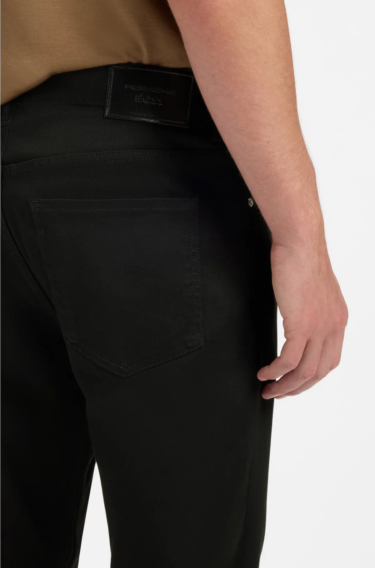 TAPERED-FIT JEANS IN BLACK STRETCH DENIM