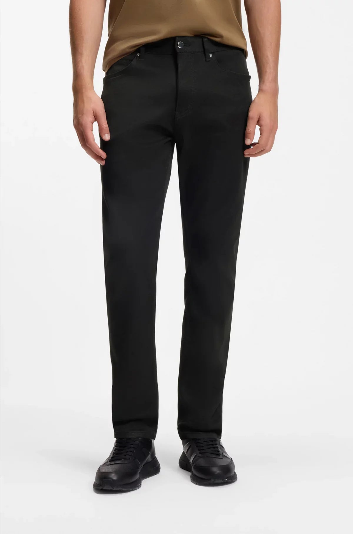 TAPERED-FIT JEANS IN BLACK STRETCH DENIM