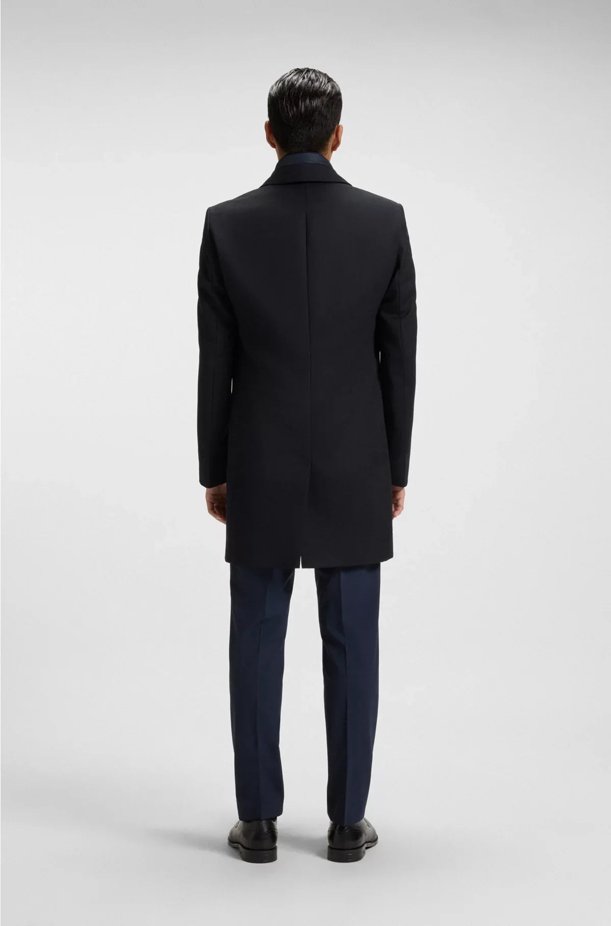SLIM-FIT WATER-REPELLENT COAT WITH DETACHABLE INNER