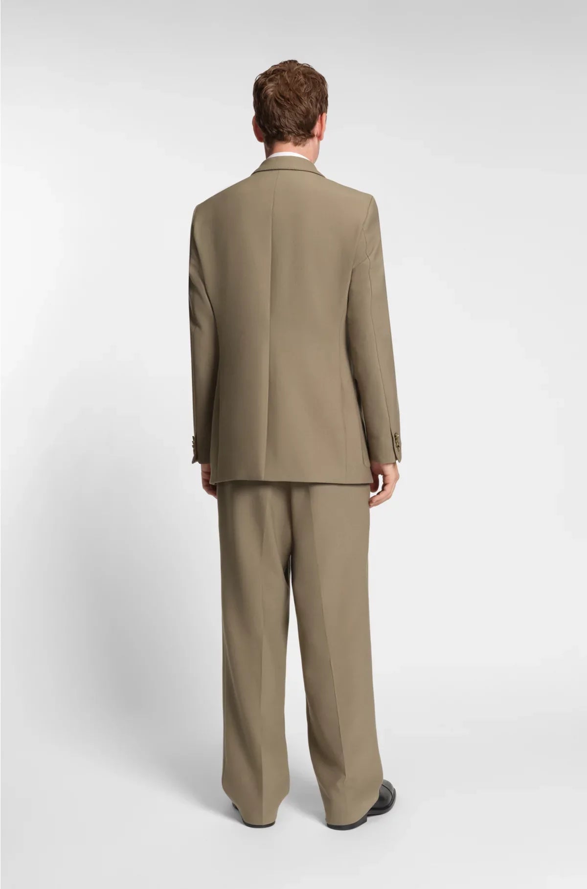 RELAXED-FIT BLAZER IN STRETCH FABRIC