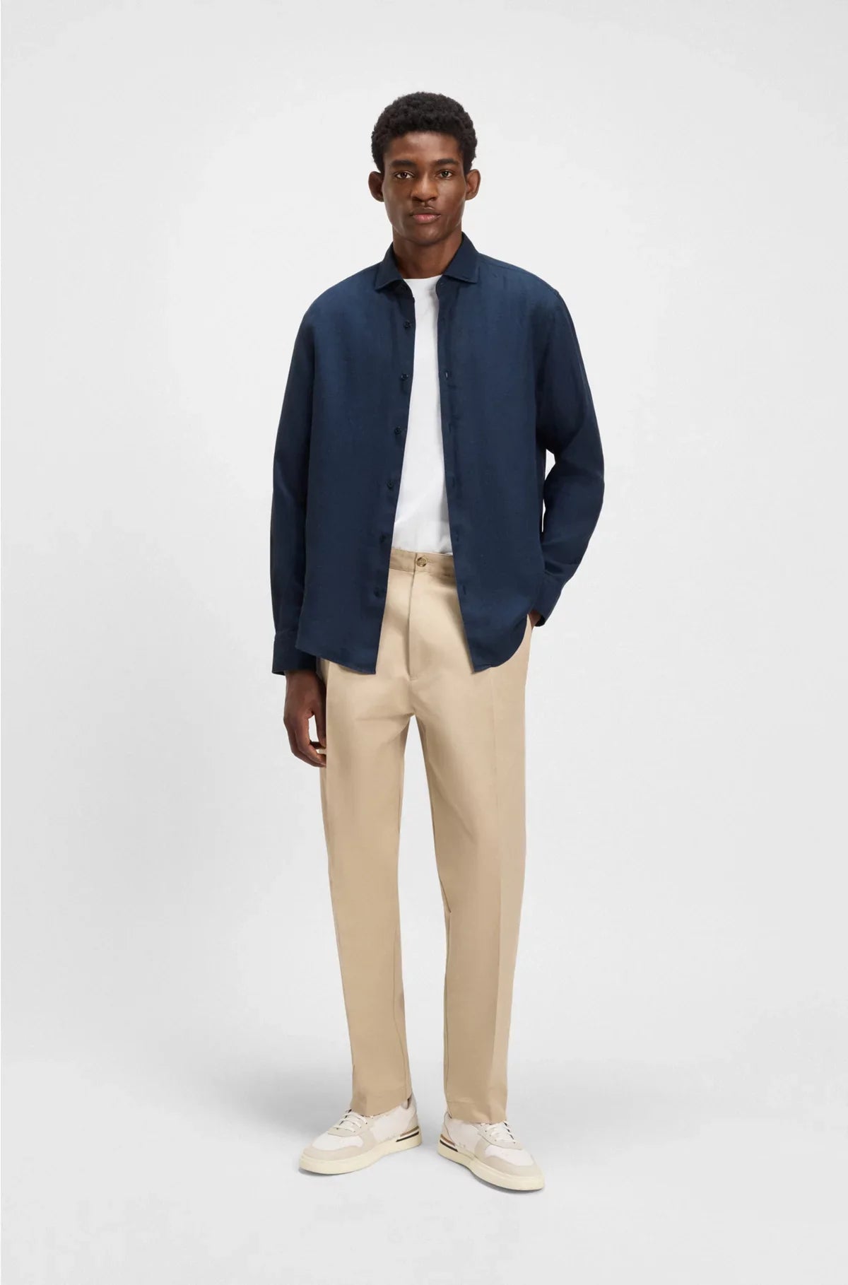 CASUAL-FIT SHIRT IN LINEN WITH SPREAD COLLAR