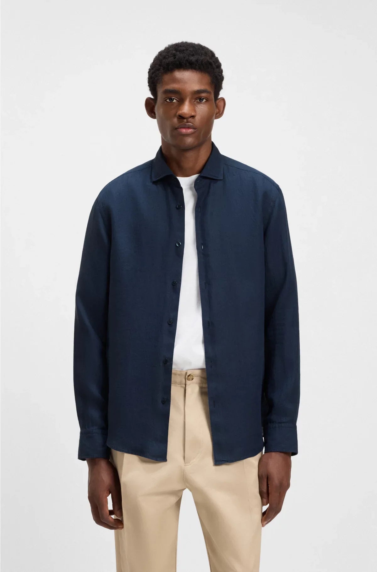 CASUAL-FIT SHIRT IN LINEN WITH SPREAD COLLAR