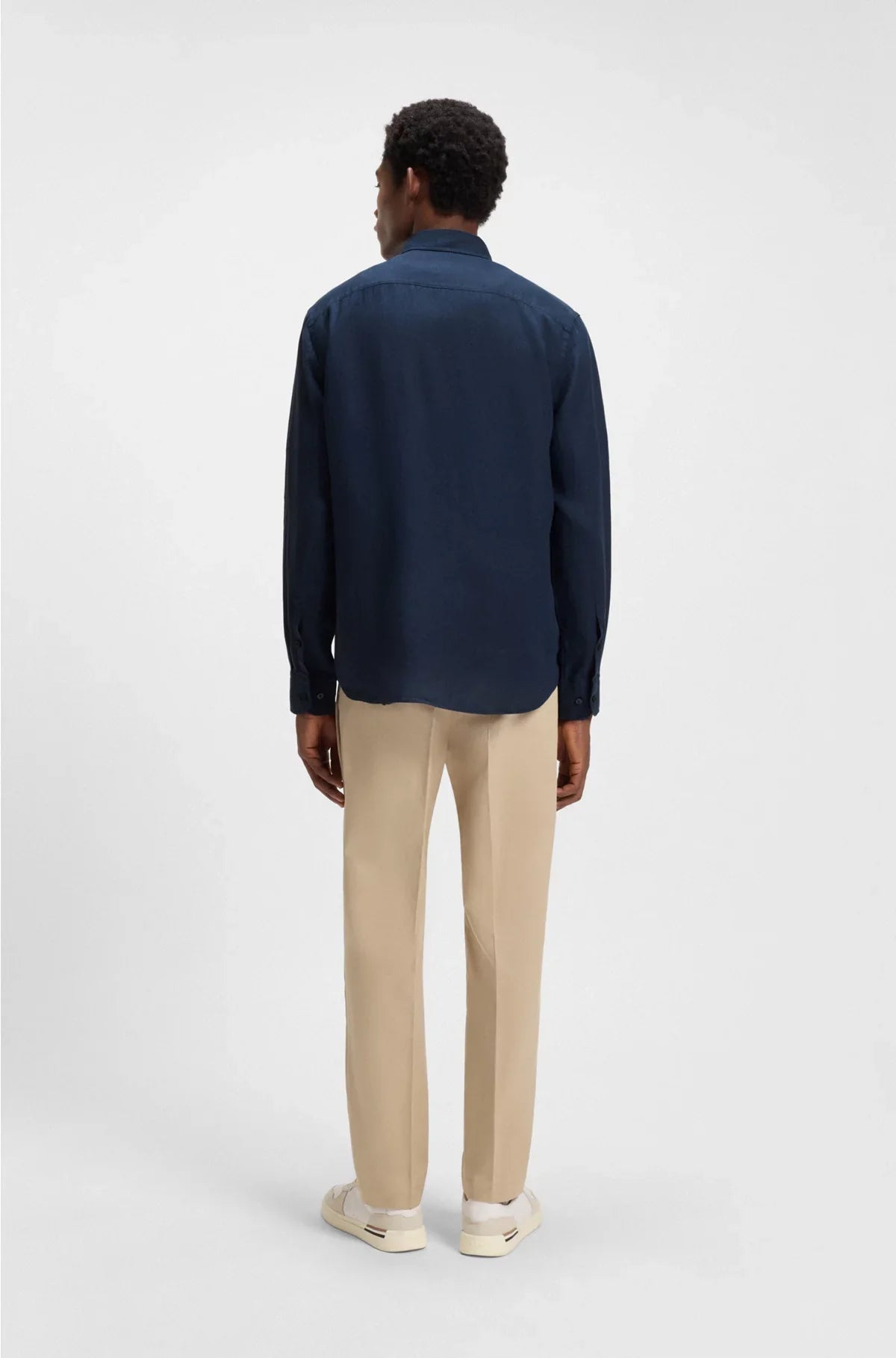 CASUAL-FIT SHIRT IN LINEN WITH SPREAD COLLAR