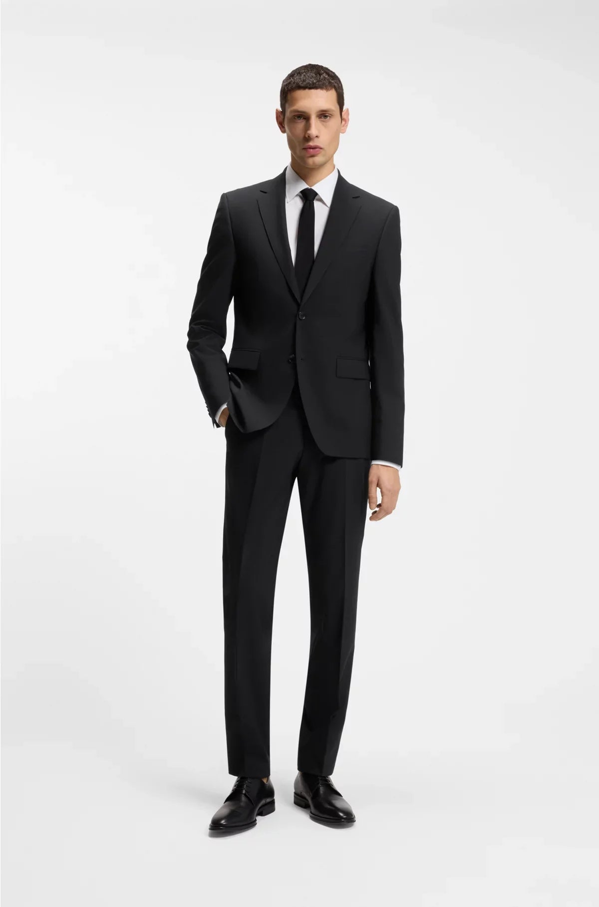 REGULAR-FIT SUIT IN STRETCH VIRGIN WOOL