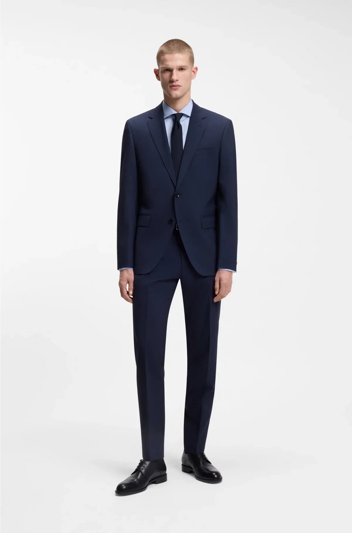 REGULAR-FIT SUIT IN STRETCH VIRGIN WOOL